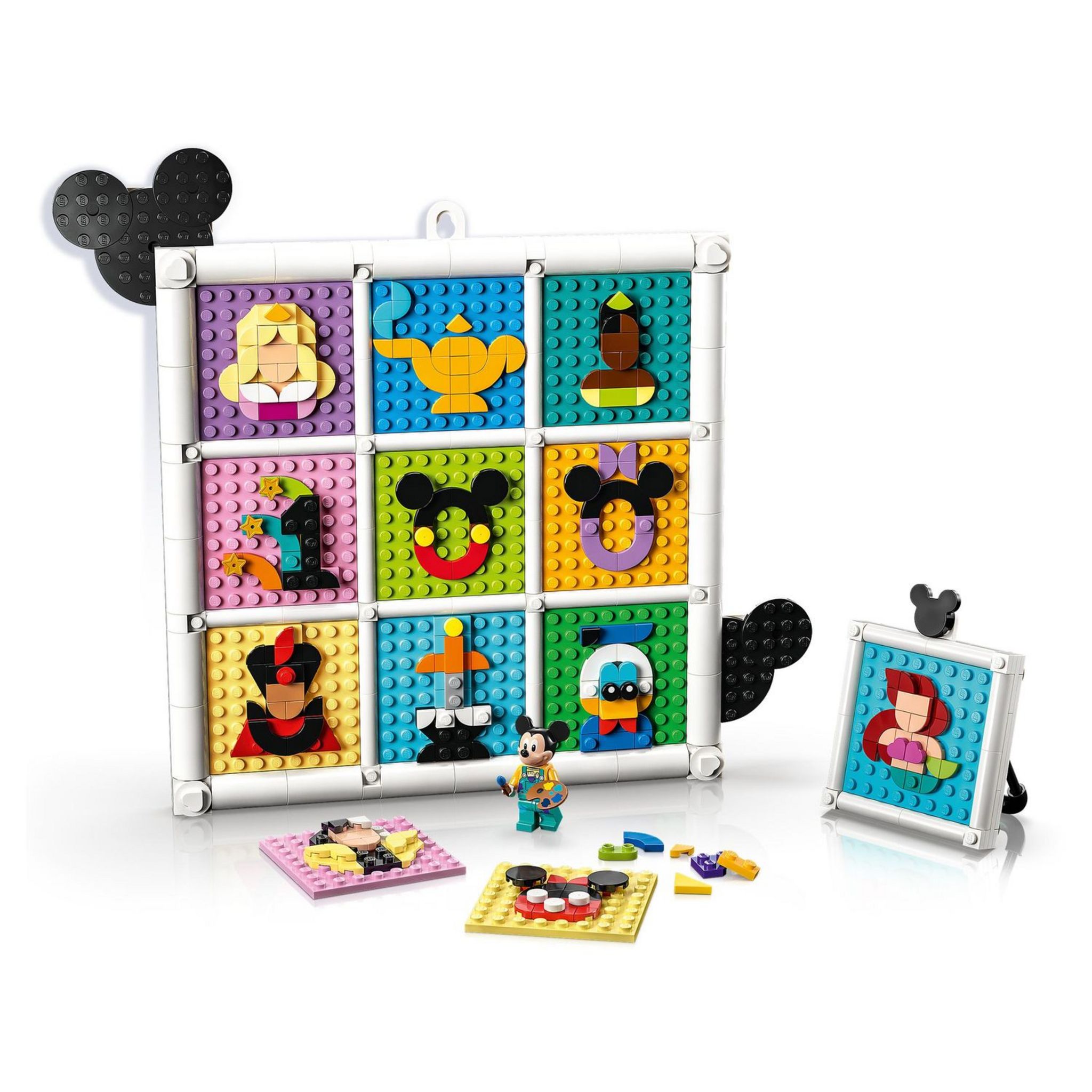 Voir la diapositive 6 : LEGO Disney 43221 - 100 Ans d'Icônes Disney, Set de Création d'Art Mural de Personnages, 72 Motifs de Mosaïque Amusants à Créer, Incluant la Minifigurine de Mickey Mouse