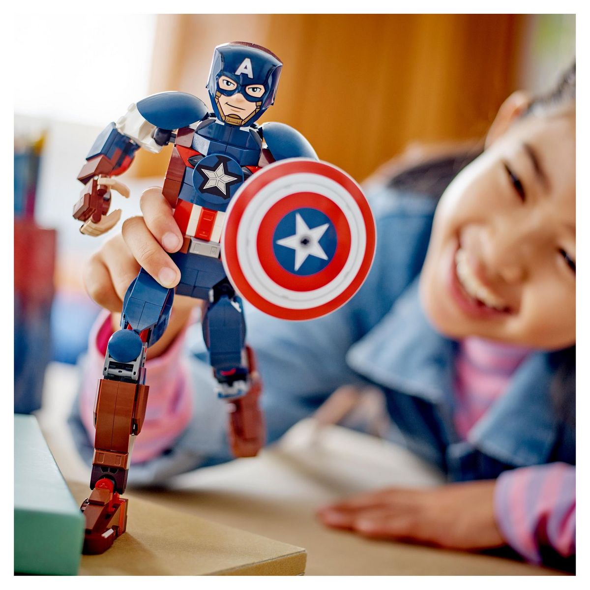 LEGO LEGO Marvel 76258 La Figurine de Captain America avec Bouclier, Jouet et Décoration Avengers