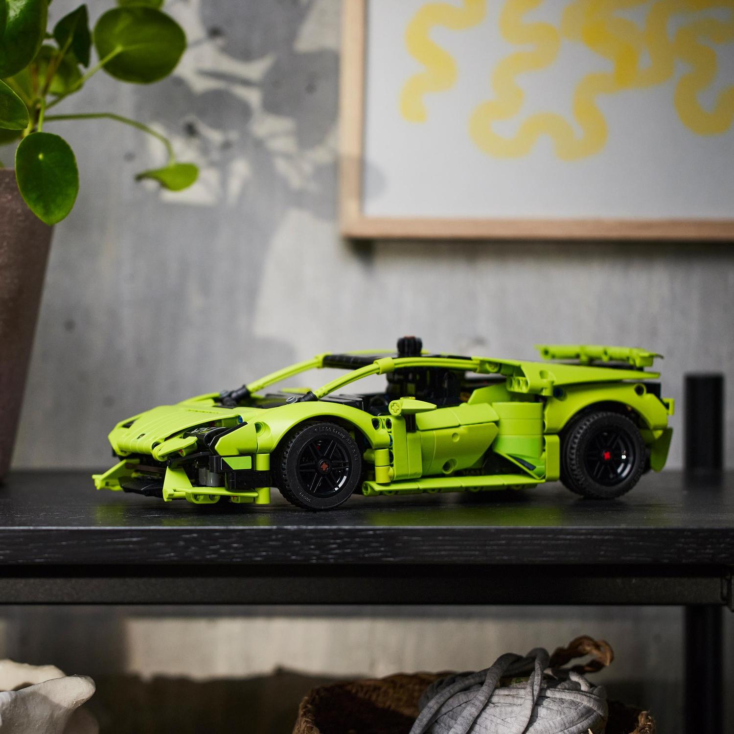 Voir la diapositive 4 : LEGO Technic 42161 Lamborghini Huracán Tecnica, Kit de Maquette de Voiture pour Enfants Fans de Sport Automobile