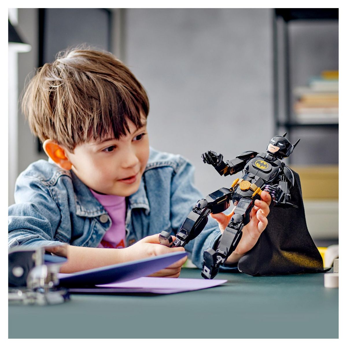 LEGO DC Comics 76259 - La Figurine de Batman, Jouet de Construction et Décoration Super-héros avec Cape, Basé sur le Film Batman 1989