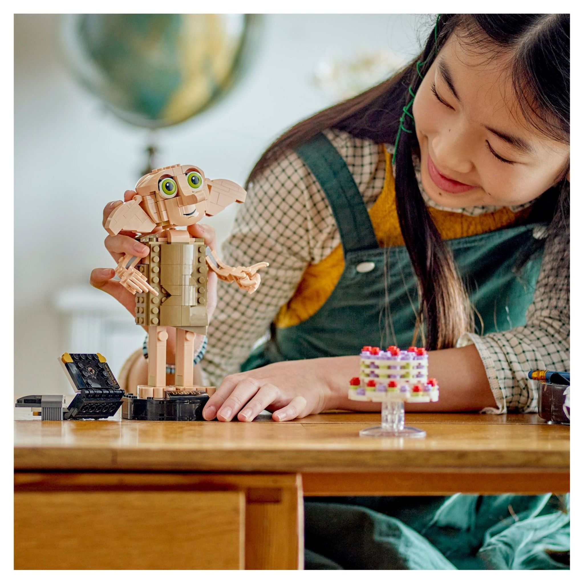 Voir la diapositive 3 : LEGO Harry Potter 76421 - Dobby l'Elfe de Maison, Jouet de Figurine et Accessoire de Décoration, Collection de Personnages