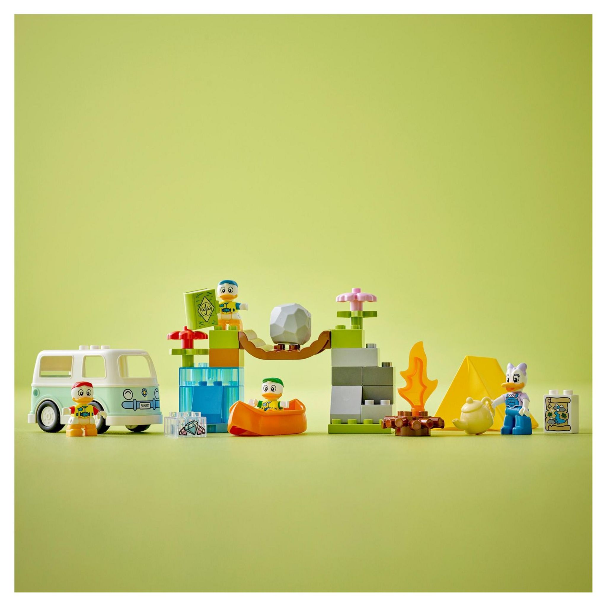 Voir la diapositive 4 : LEGO DUPLO 10997 - Disney Mickey et ses Amis L'Aventure au Camping, avec Jouet Voiture, Canoë et Figurine Daisy Duck, Jeu de Construction de Caravane