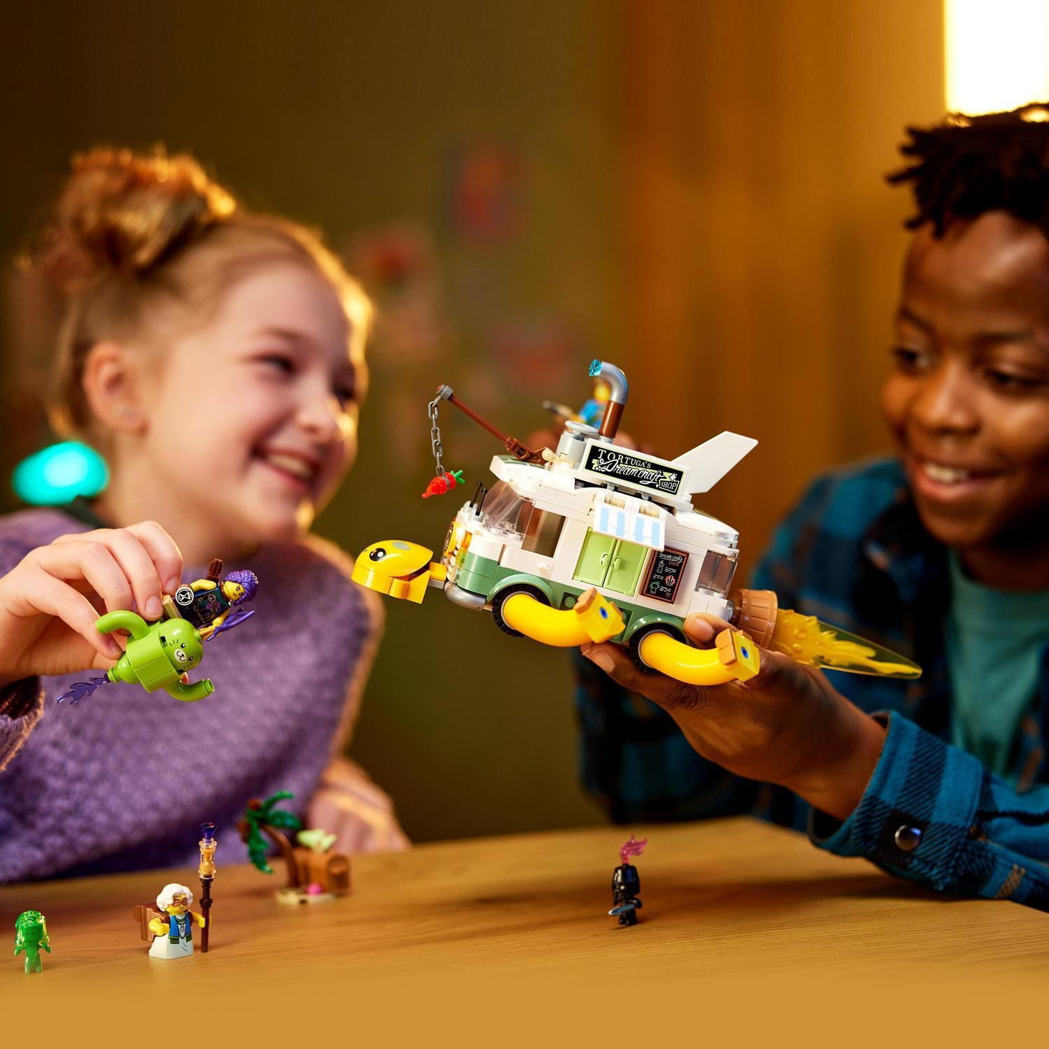 Voir la diapositive 7 : LEGO LEGO DREAMZzz 71456 Le Van Tortue de Mme Castillo, Jouet de Camping-Car 2-en-1, avec Mateo et Zoey