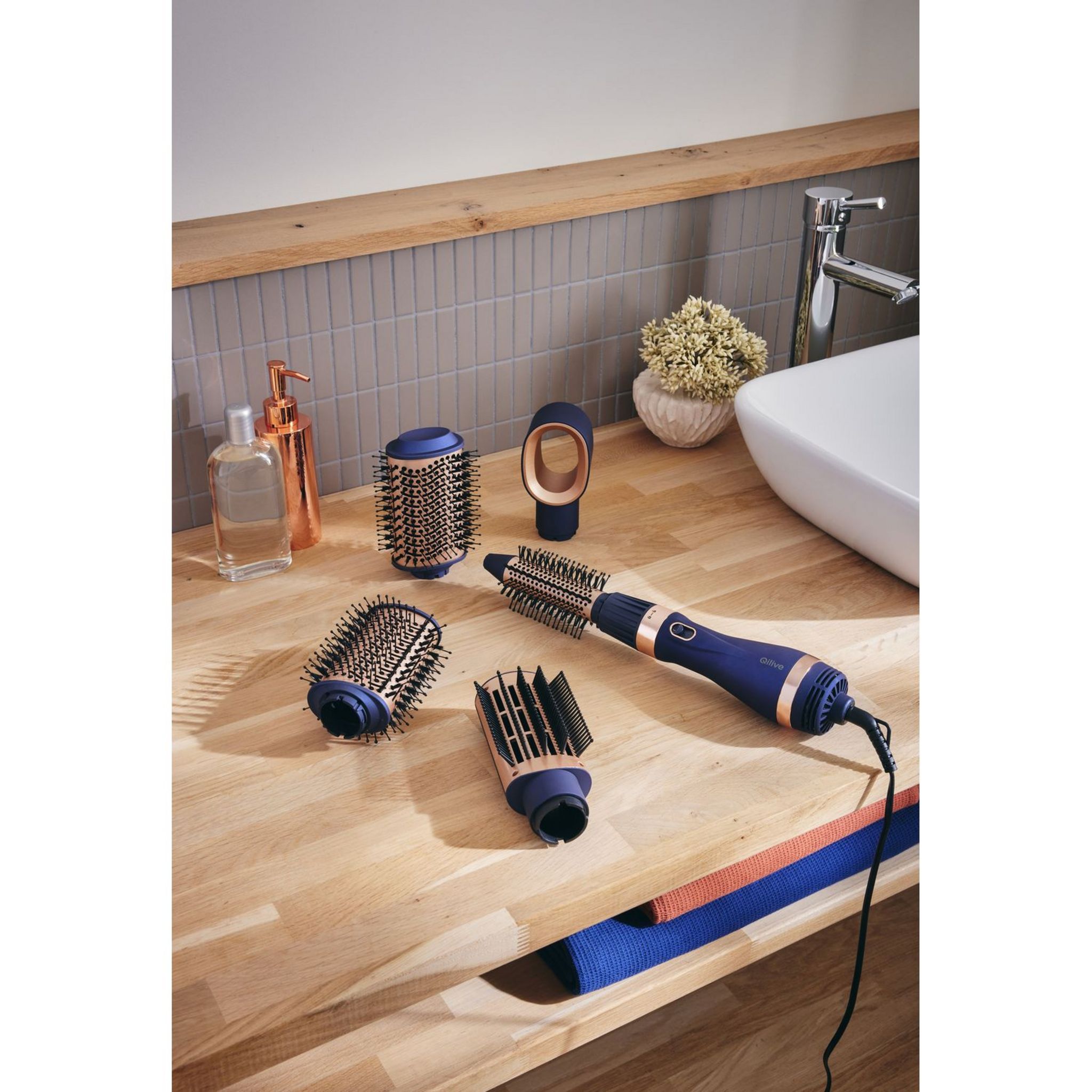 Voir la diapositive 11 : QILIVE Brosse soufflante volumisante Q.7880 - Bleu