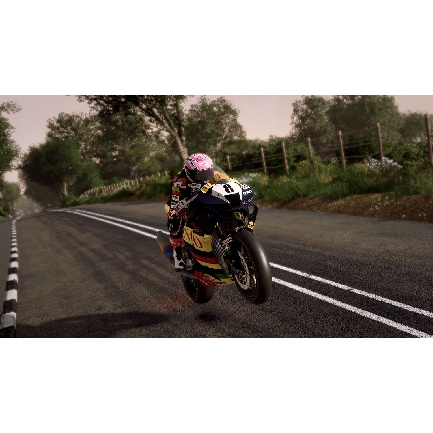 Voir la diapositive 2 : TT Isle of Man: Ride on the Edge 3 PS4