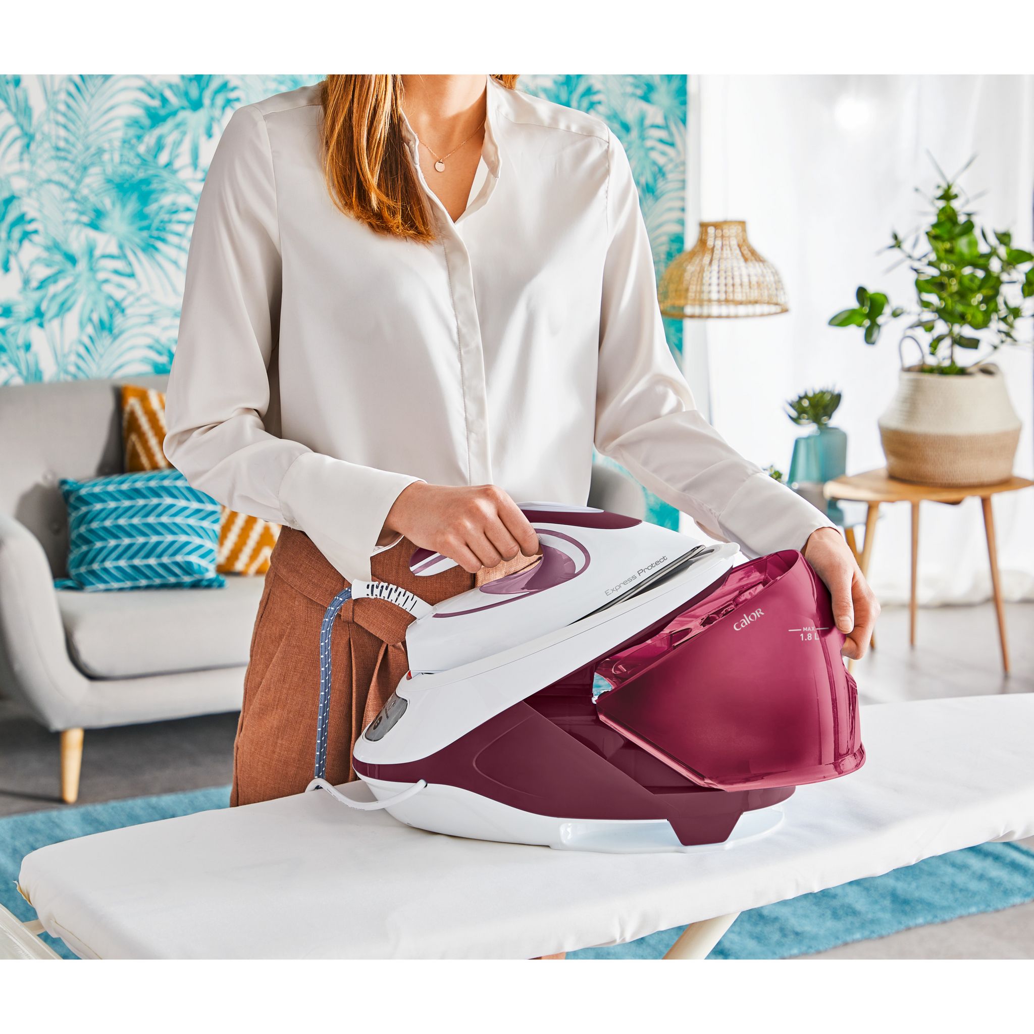 Voir la diapositive 13 : CALOR Centrale vapeur&nbsp;Express&nbsp;Protect Powerful&nbsp;SV9201 - Violet