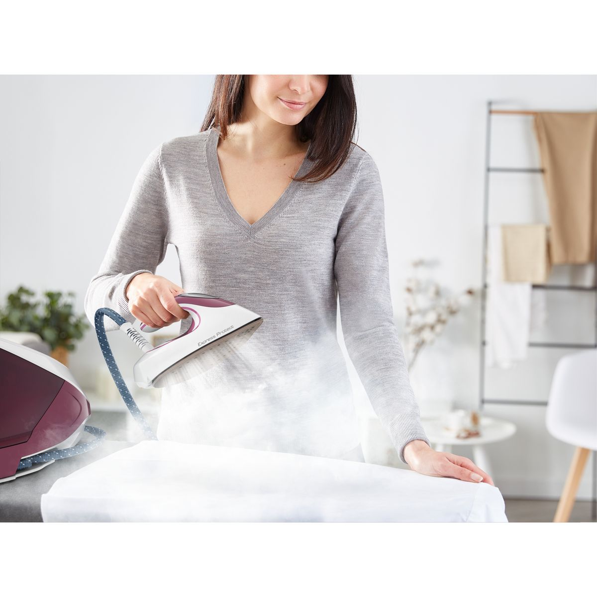 CALOR Centrale vapeur&nbsp;Express&nbsp;Protect Powerful&nbsp;SV9201 - Violet