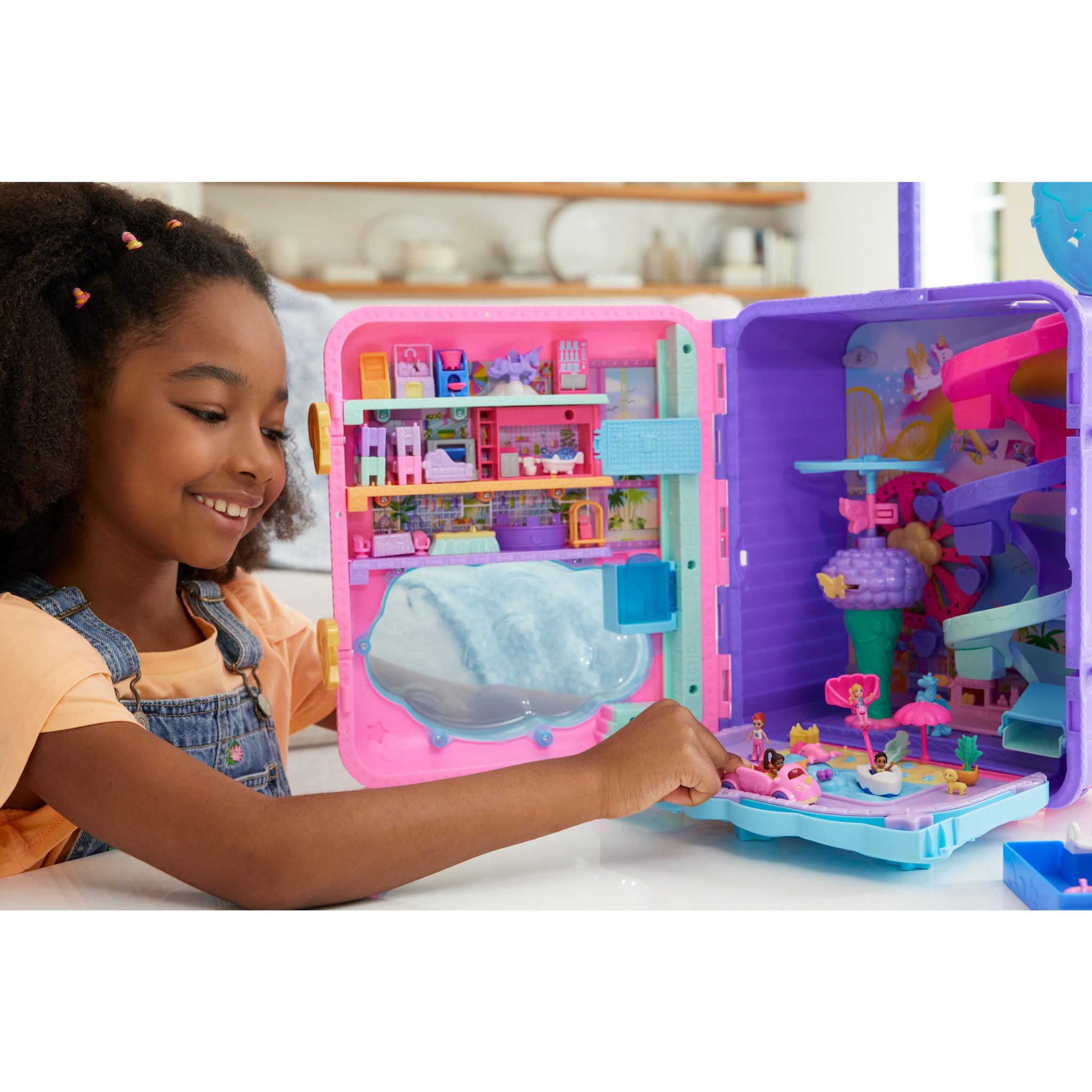 Voir la diapositive 7 : MATTEL Valise surprise Polly Pocket