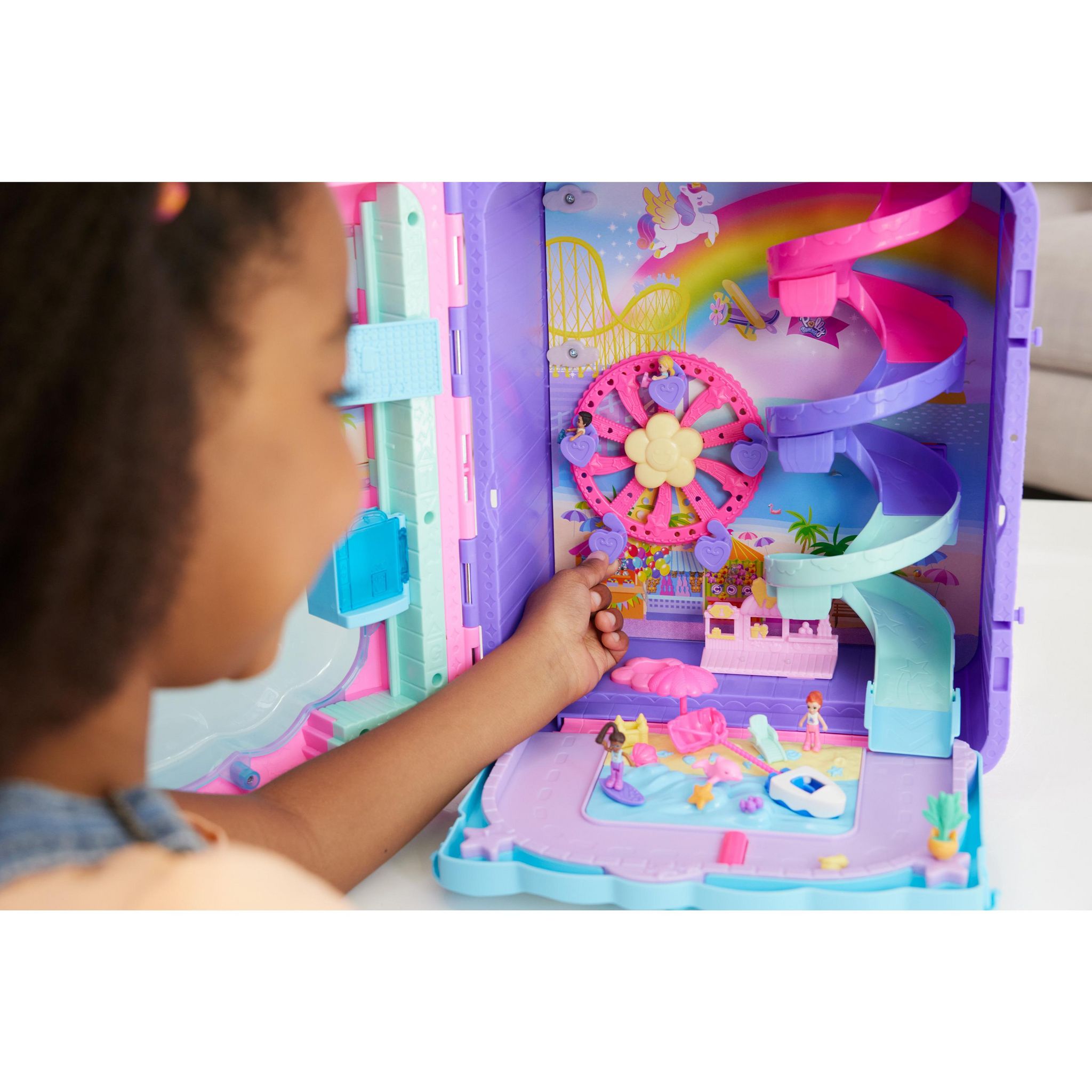 Voir la diapositive 8 : MATTEL Valise surprise Polly Pocket