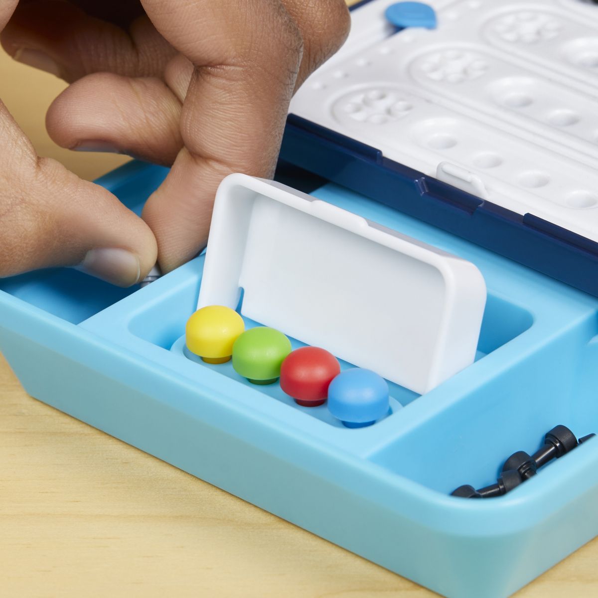 HASBRO Jeu Mastermind