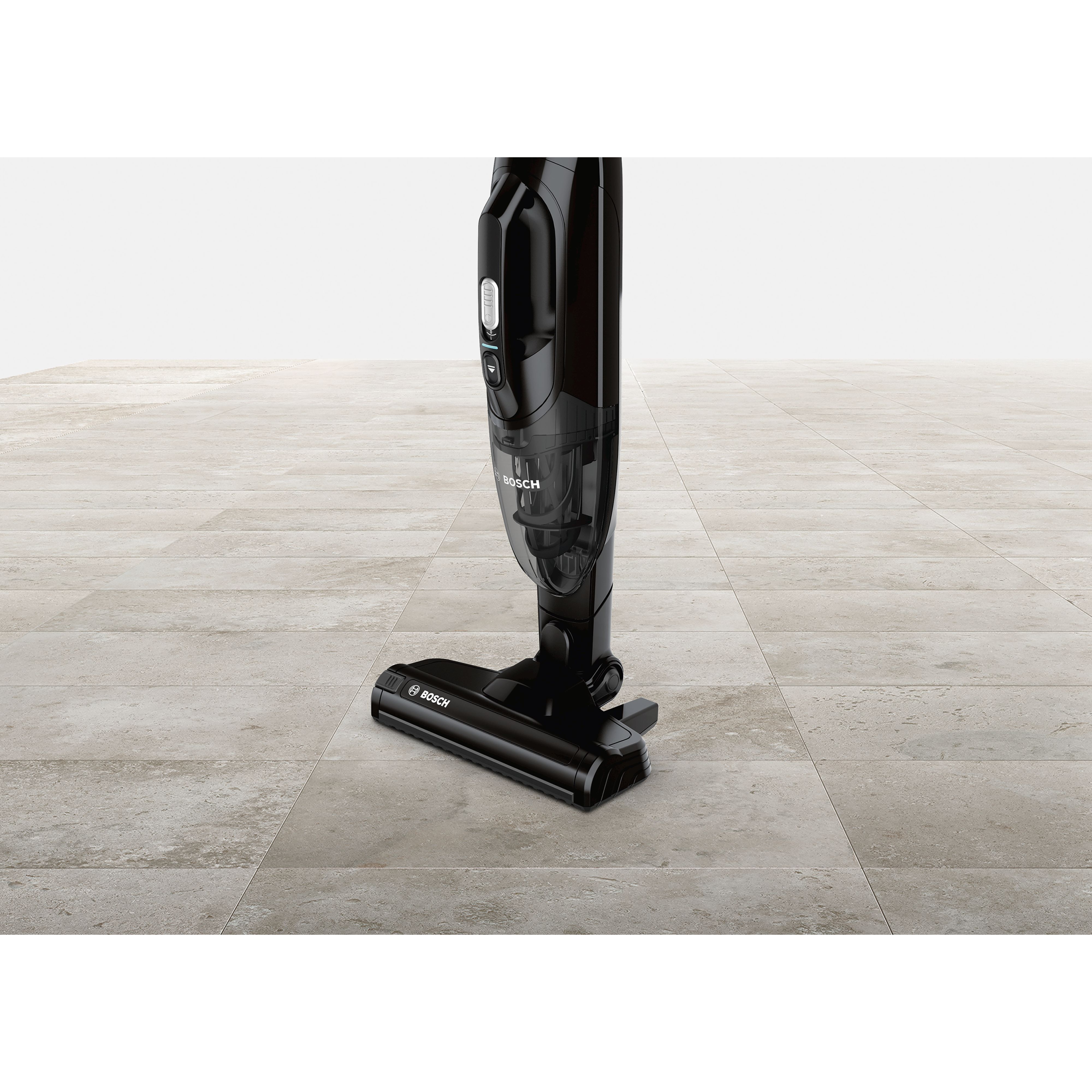 Voir la diapositive 4 : BOSCH Aspirateur balai sans sac 2 en 1 BCHF216B - Noir