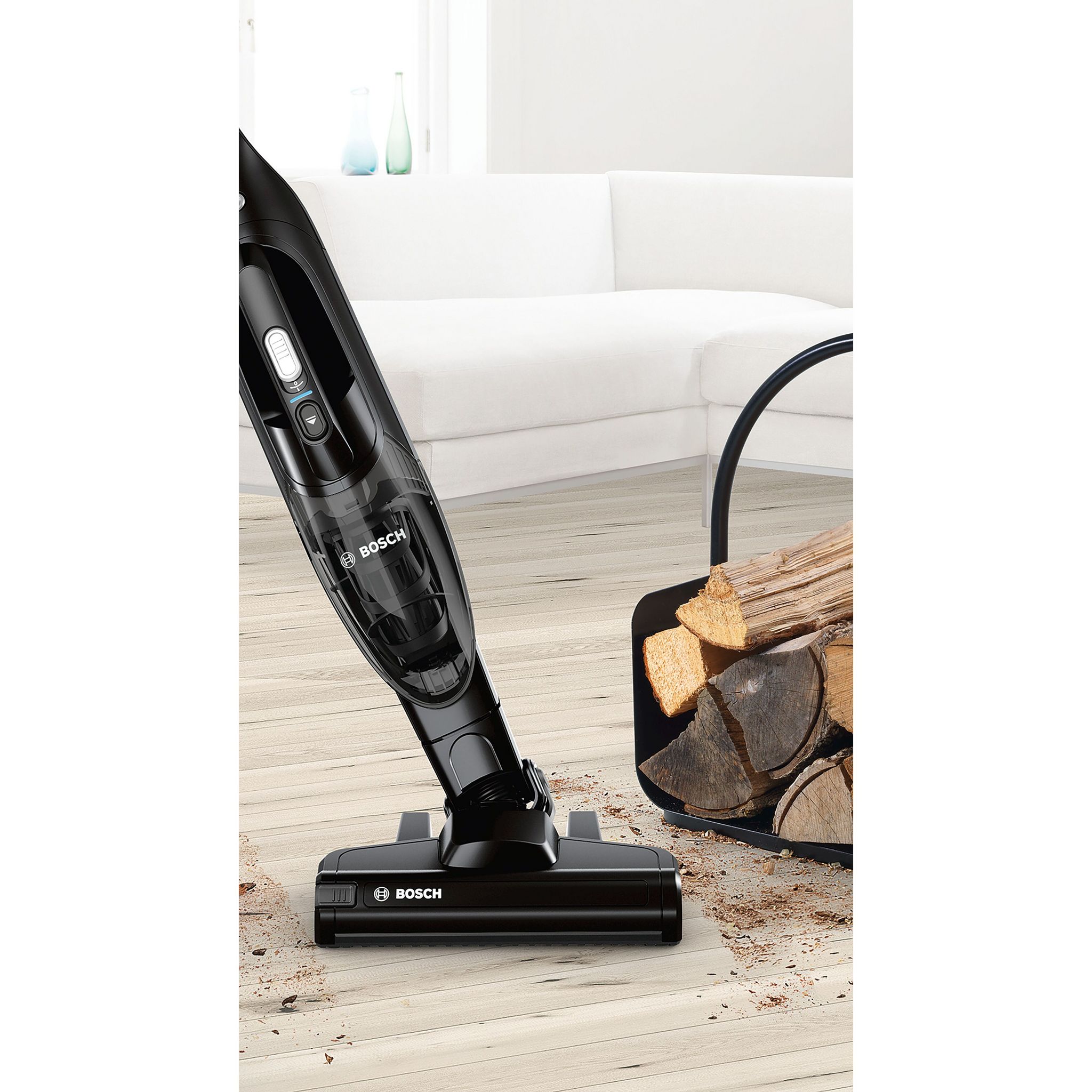 Voir la diapositive 9 : BOSCH Aspirateur balai sans sac 2 en 1 BCHF216B - Noir