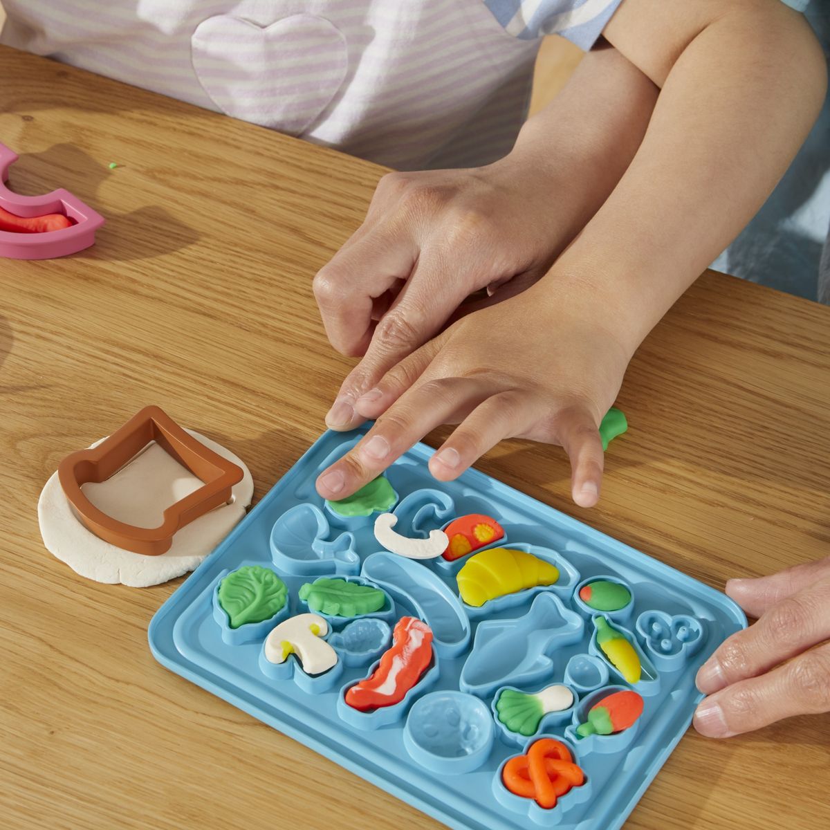 HASBRO Coffret Pâte à Modeler Petit Chef Cuisinier - Play Doh