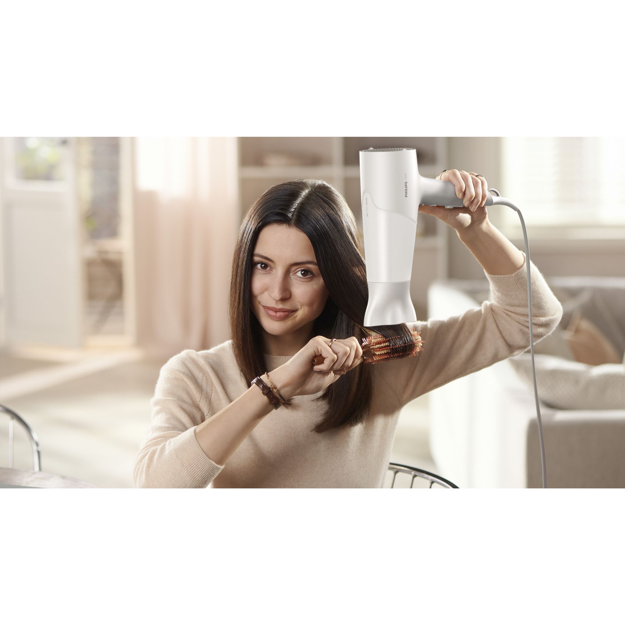 Voir la diapositive 2 : PHILIPS Sèche cheveux avec diffuseur fonction ionique BHD501/20 - Blanc
