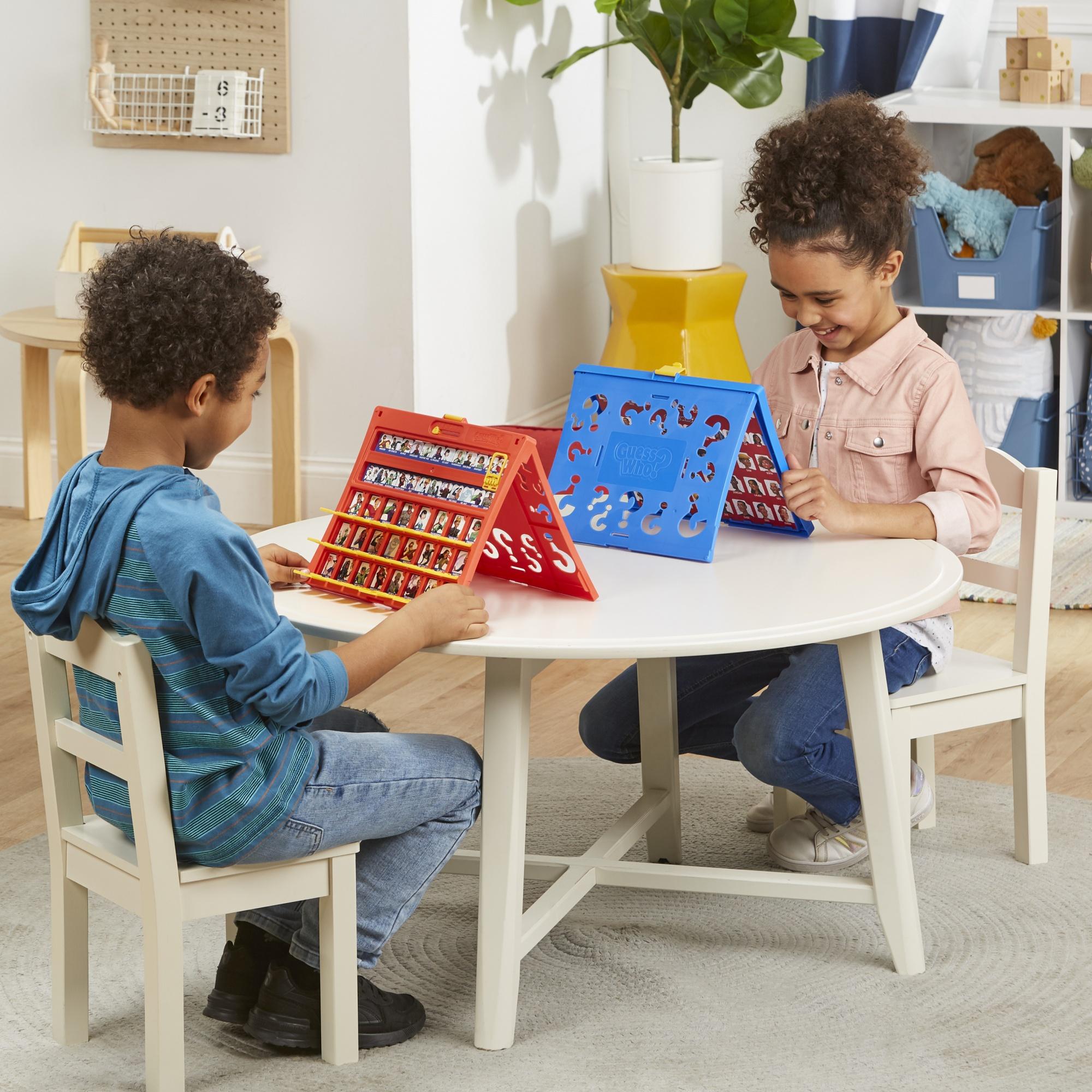 Voir la diapositive 7 : HASBRO Jeu Qui Est Ce ?
