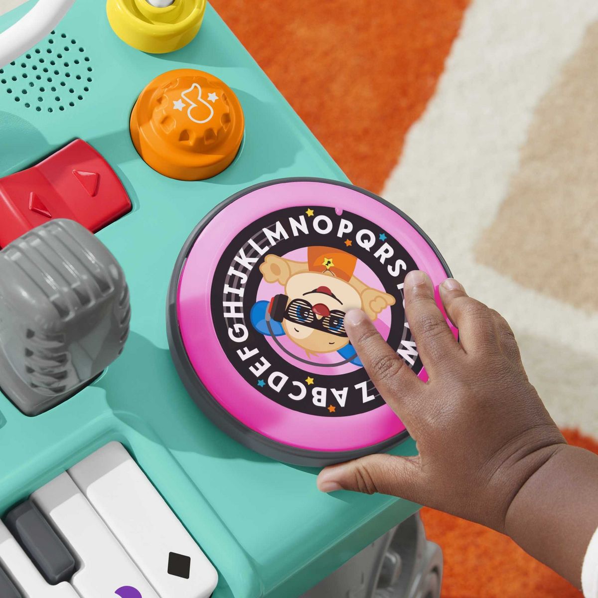 MATTEL Ma table d'activités de DJ Fisher Price