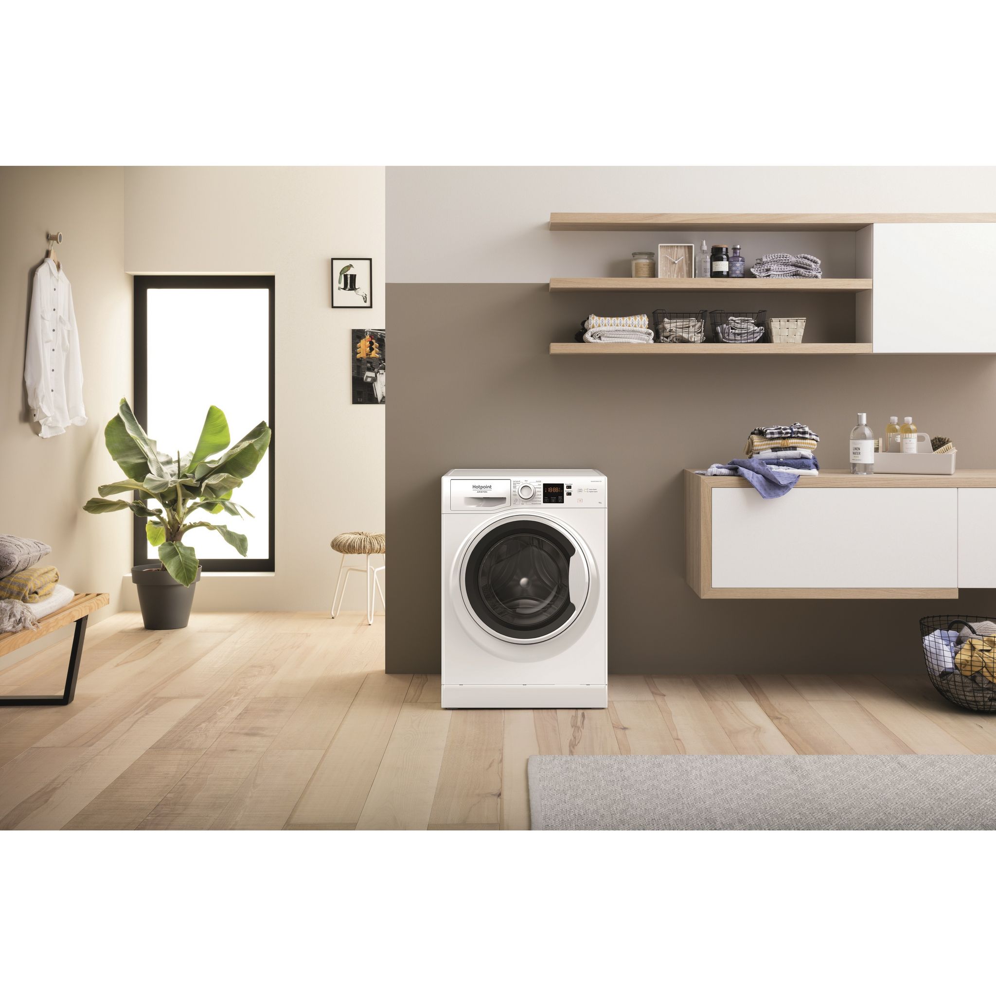 Voir la diapositive 3 : HOTPOINT Lave linge hublot à induction NS944CWWFRN, 9 kg, 1400 T/min, C