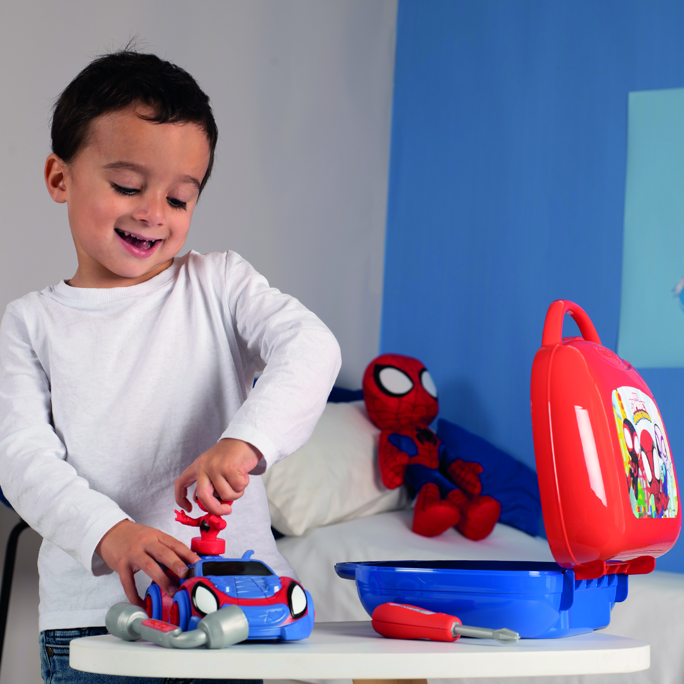Voir la diapositive 5 : SMOBY Malette Spidey box