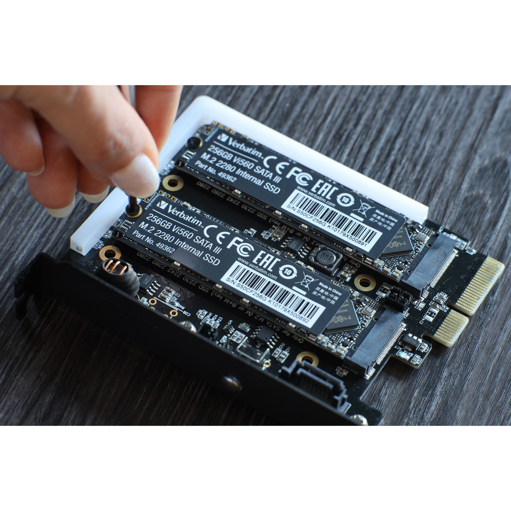 Voir la diapositive 4 : VERBATIM Disque dur SSDINT VI560 S3 256GO