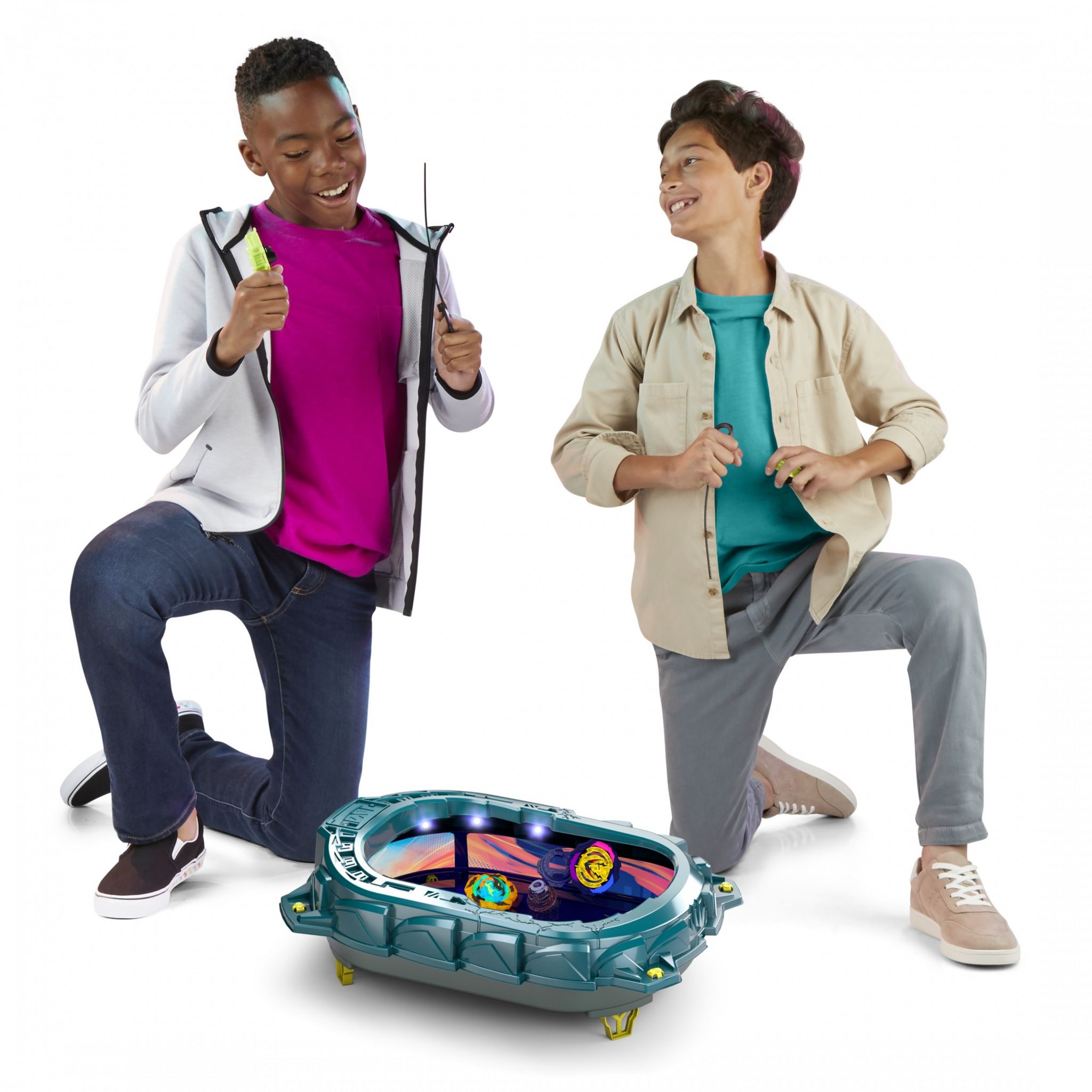 Voir la diapositive 7 : HASBRO Set de combat Light Ignite Beyblade Burst QuadStrike