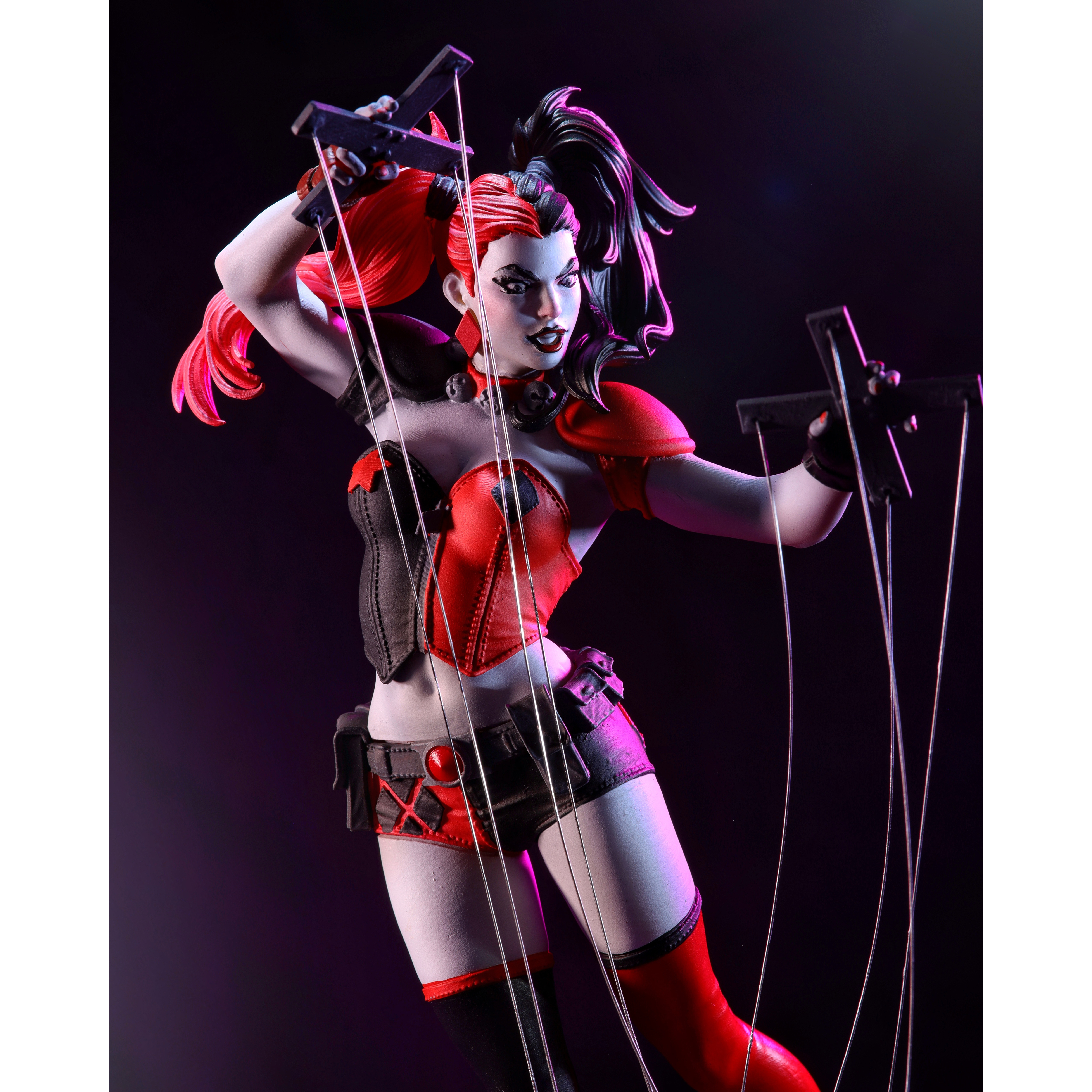 Voir la diapositive 4 : Statue en résine Harley Quinn de Guillem March - DC Comics