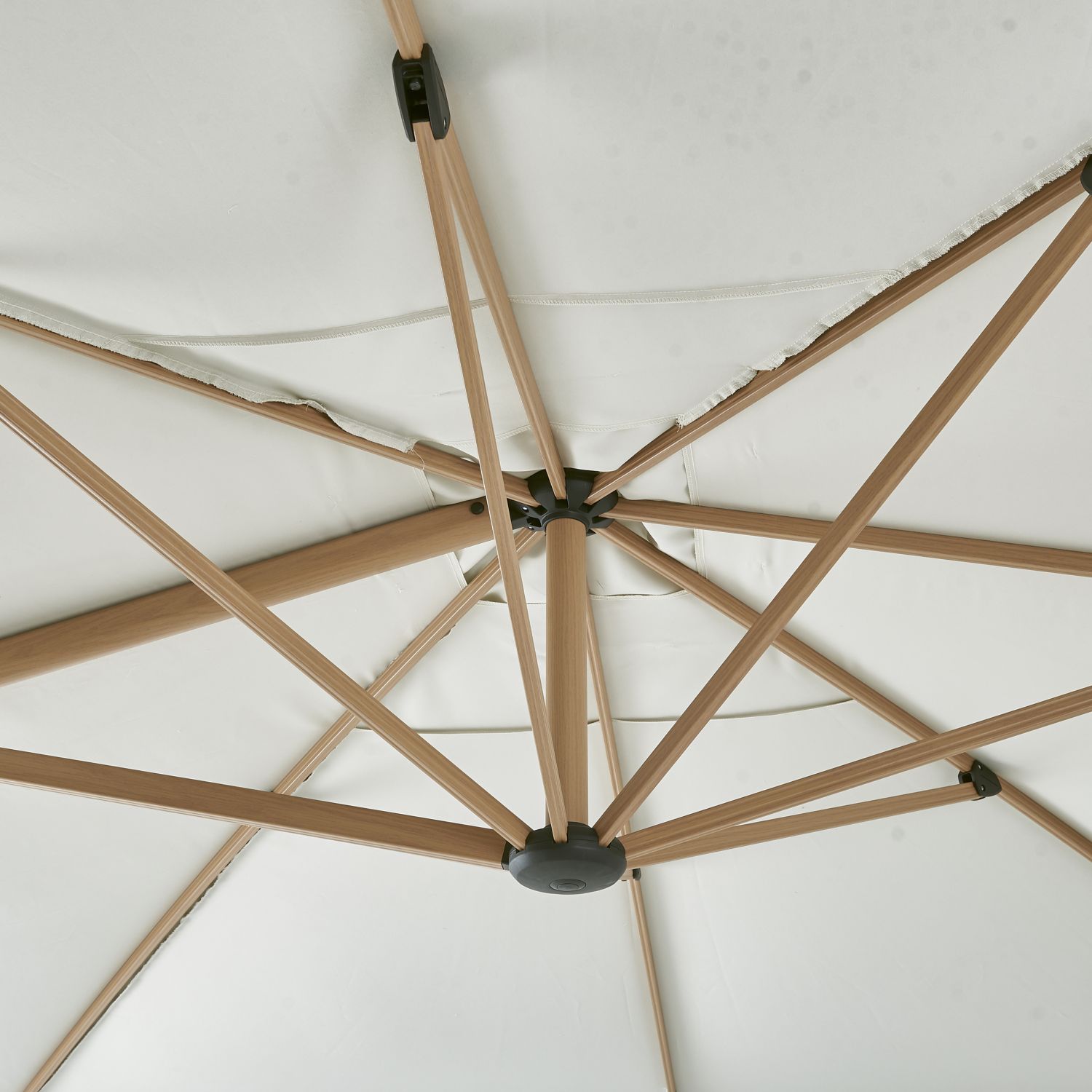 Voir la diapositive 3 : GARDENSTAR Parasol carré suspendu - Aluminium - 3x4xH2.67m - Marron
