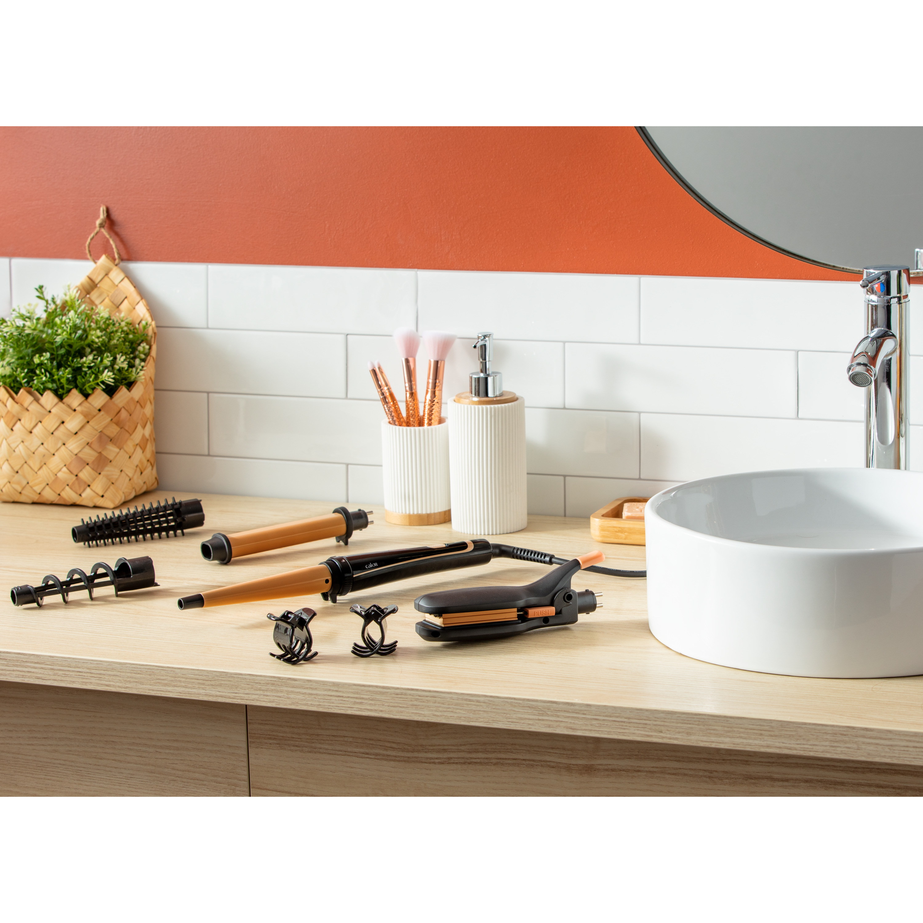 Voir la diapositive 7 : CALOR Multistyler Infinite Looks CF4230C0 - Noir et abricot
