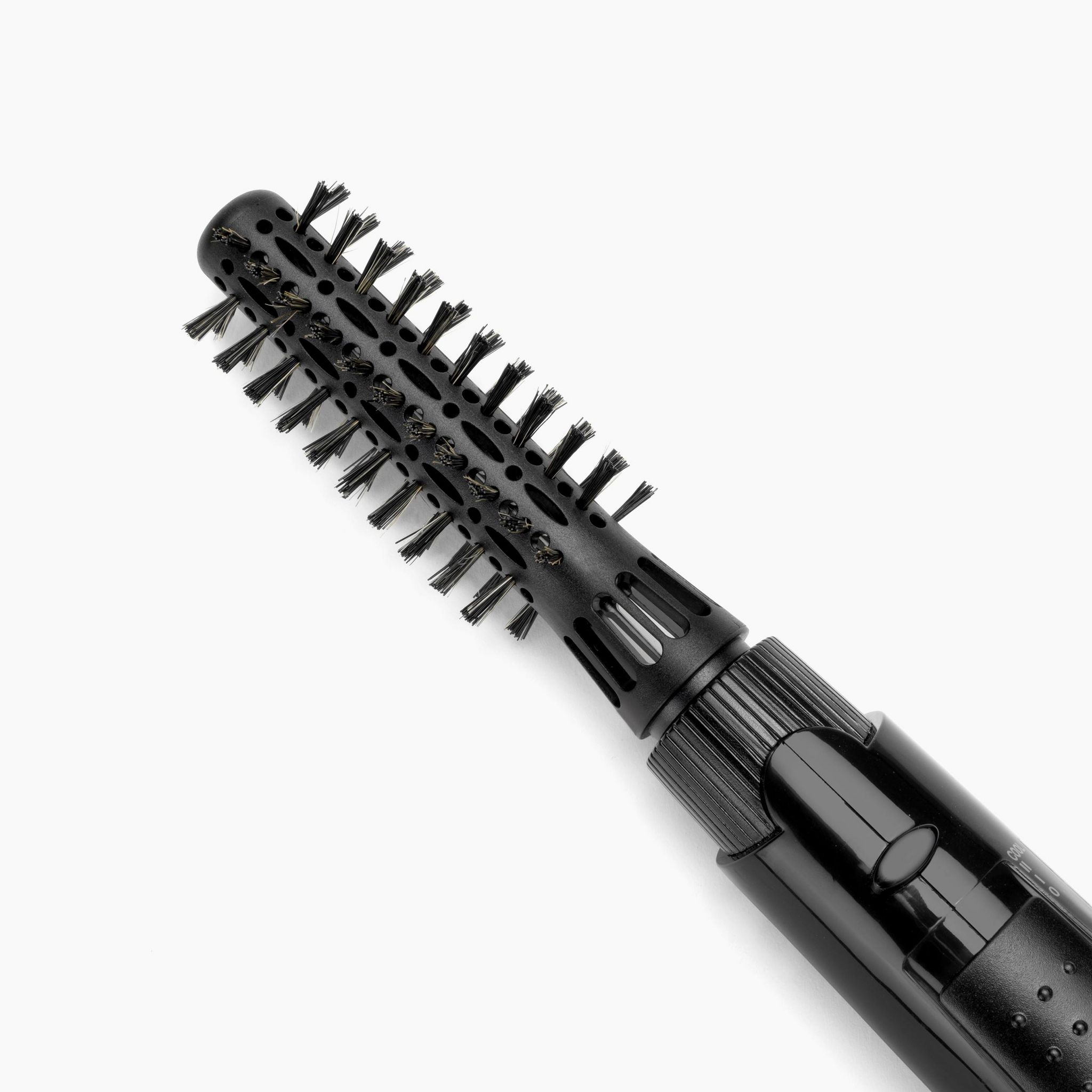 Voir la diapositive 6 : BABYLISS Brosse soufflante AS86E - Noir