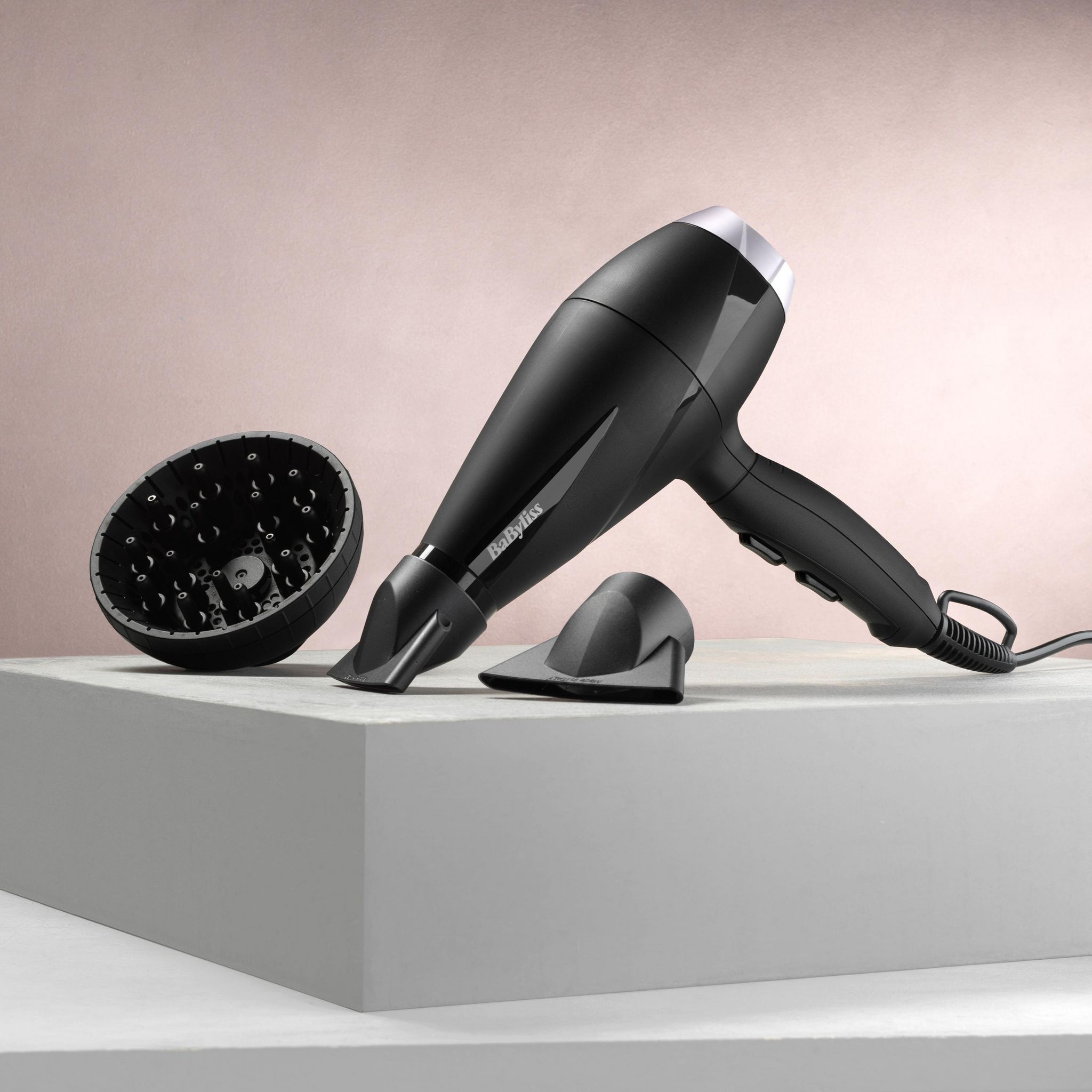 Voir la diapositive 14 : BABYLISS Sèche cheveux 6710DE - Noir