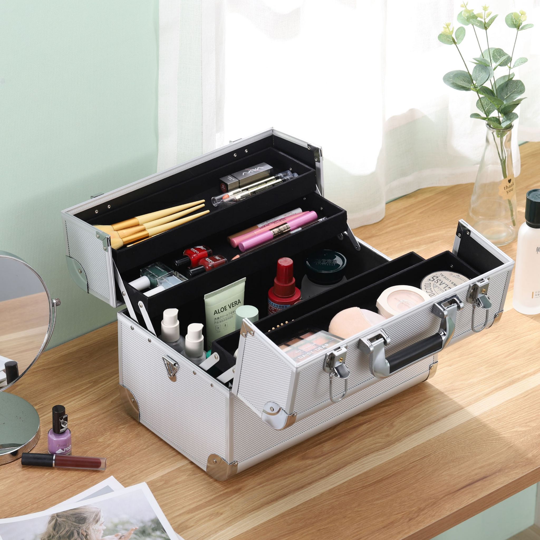 Voir la diapositive 8 : PREGO Malette de maquillage MAKE ME UP LITE - Gris