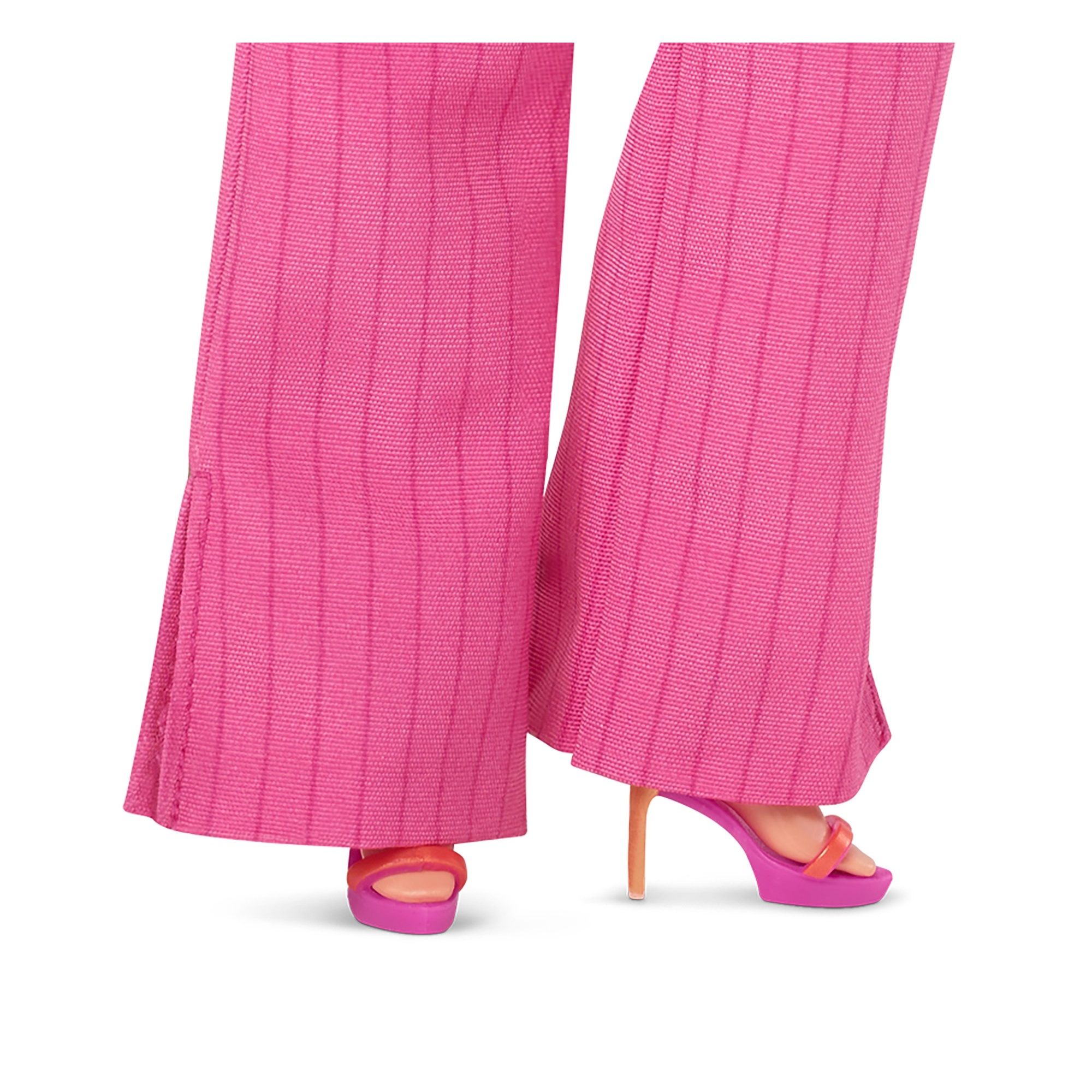 Voir la diapositive 3 : MATTEL Barbie Le Film - Poupée Gloria portant un tailleur-pantalon rose