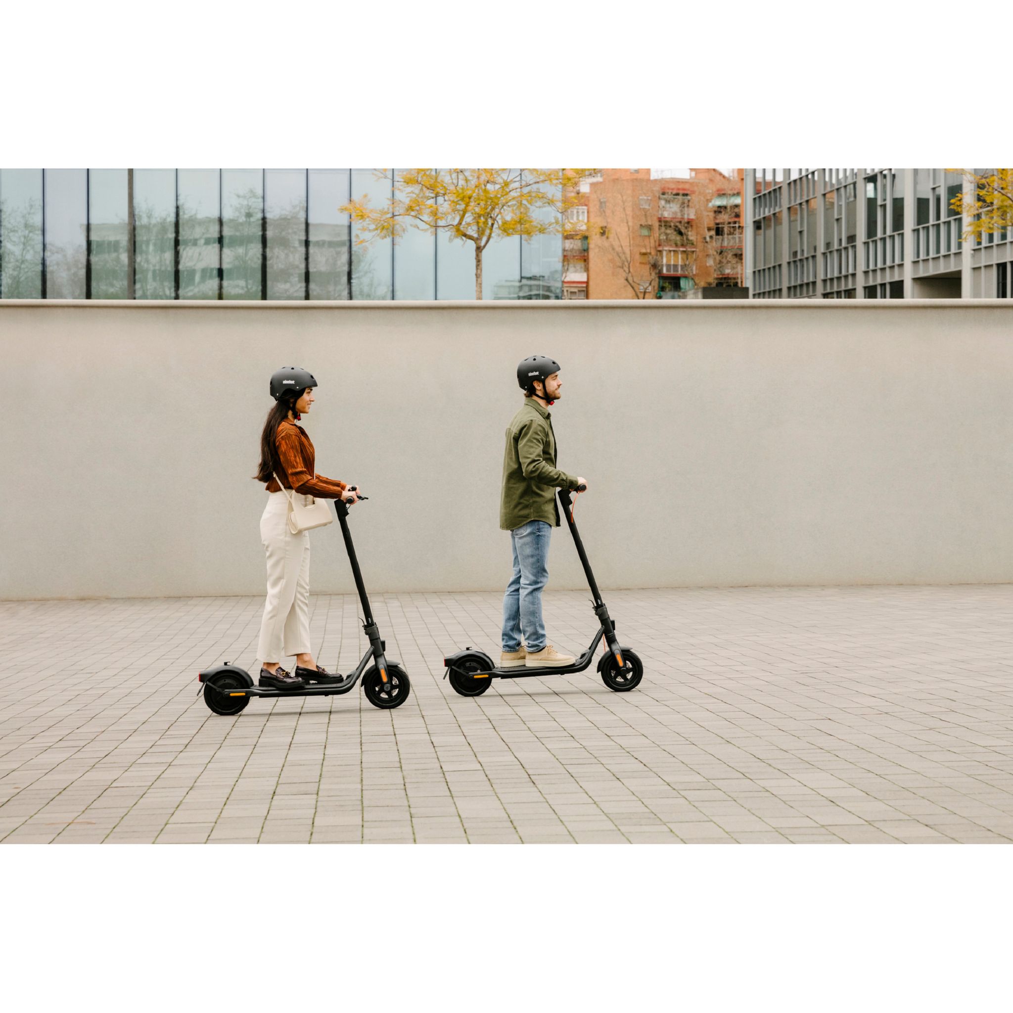 Voir la diapositive 3 : NINEBOT Trottinette électrique Trotti F2E - Noir