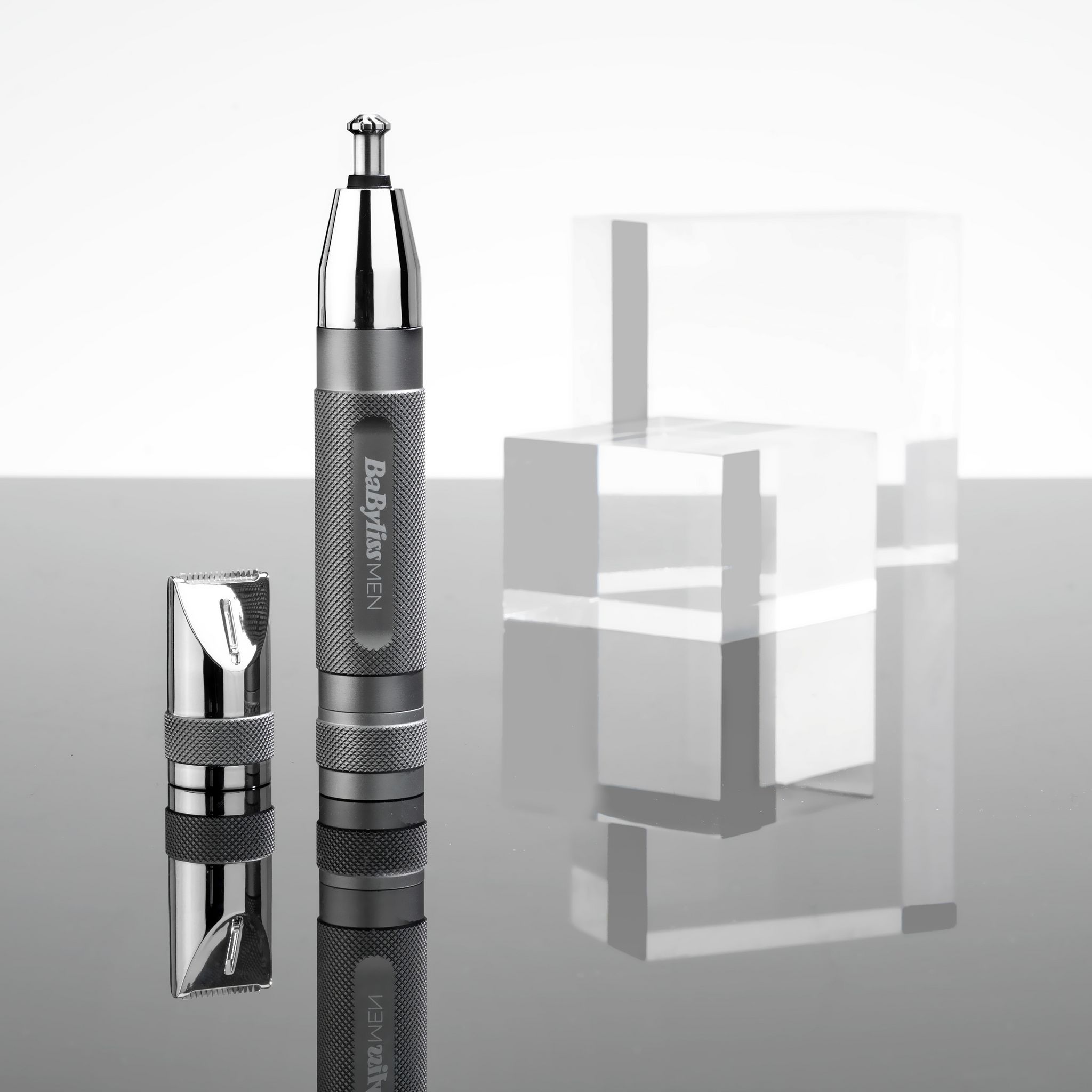 Voir la diapositive 4 : BABYLISS Tondeuse nez oreilles et sourcils E116E - Gris