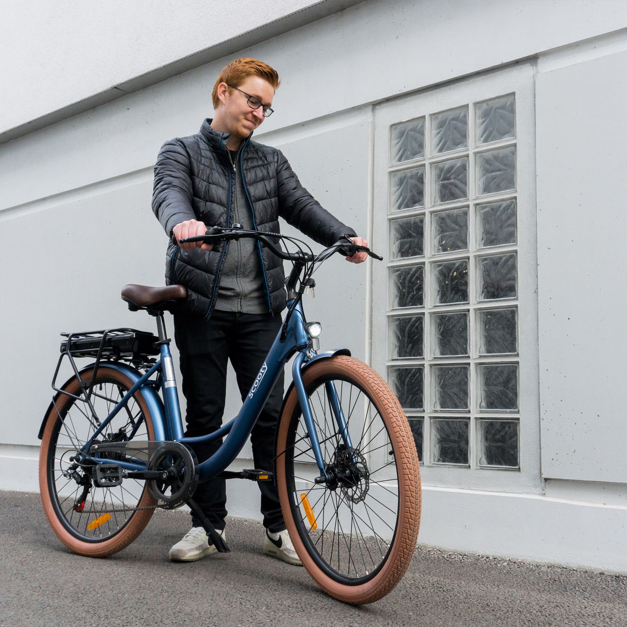 Voir la diapositive 7 : SCOOTY Vélo Assistance Électrique VTC City pro 26 pouces - Bleu