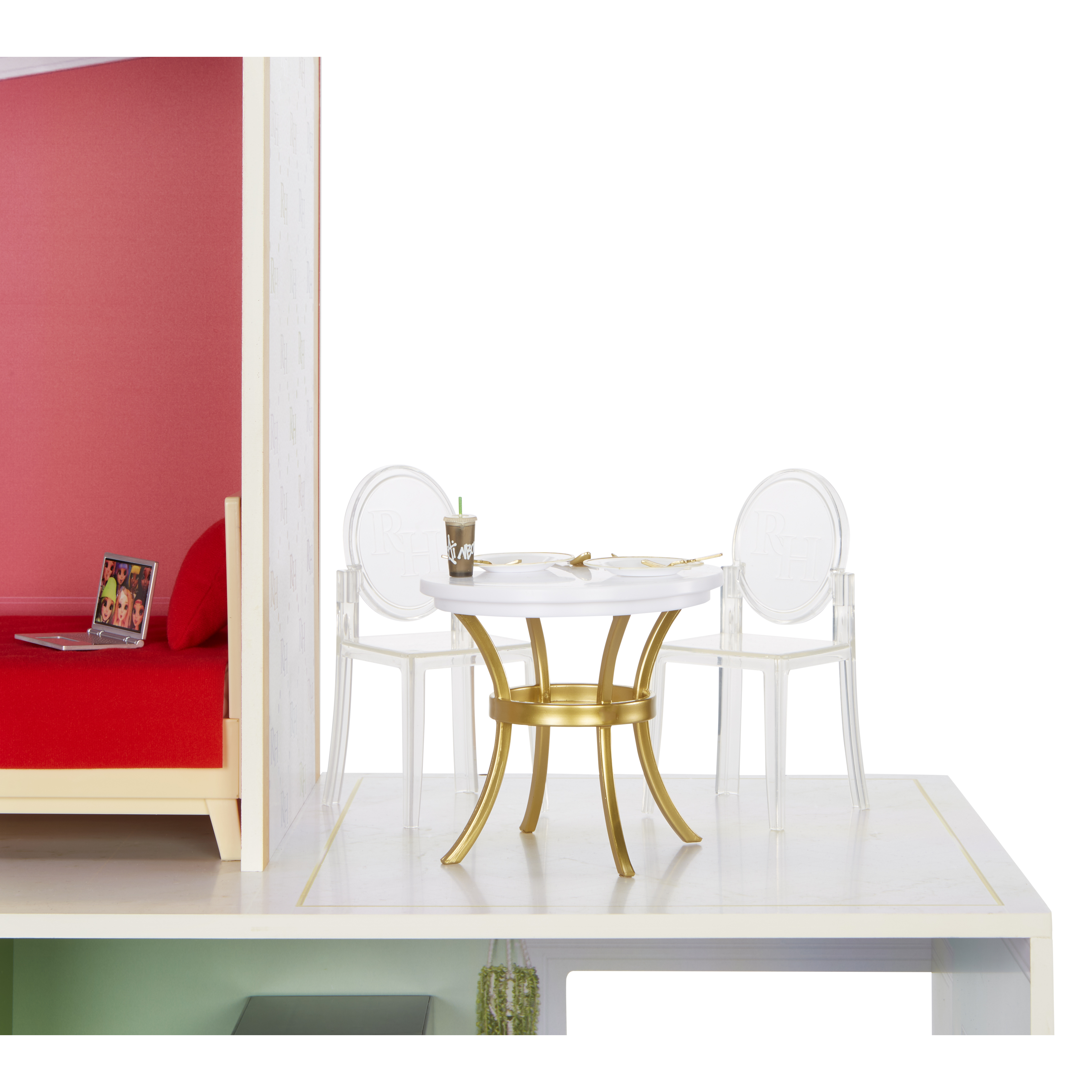 Voir la diapositive 7 : MGA Maison de poupée en bois Rainbow High