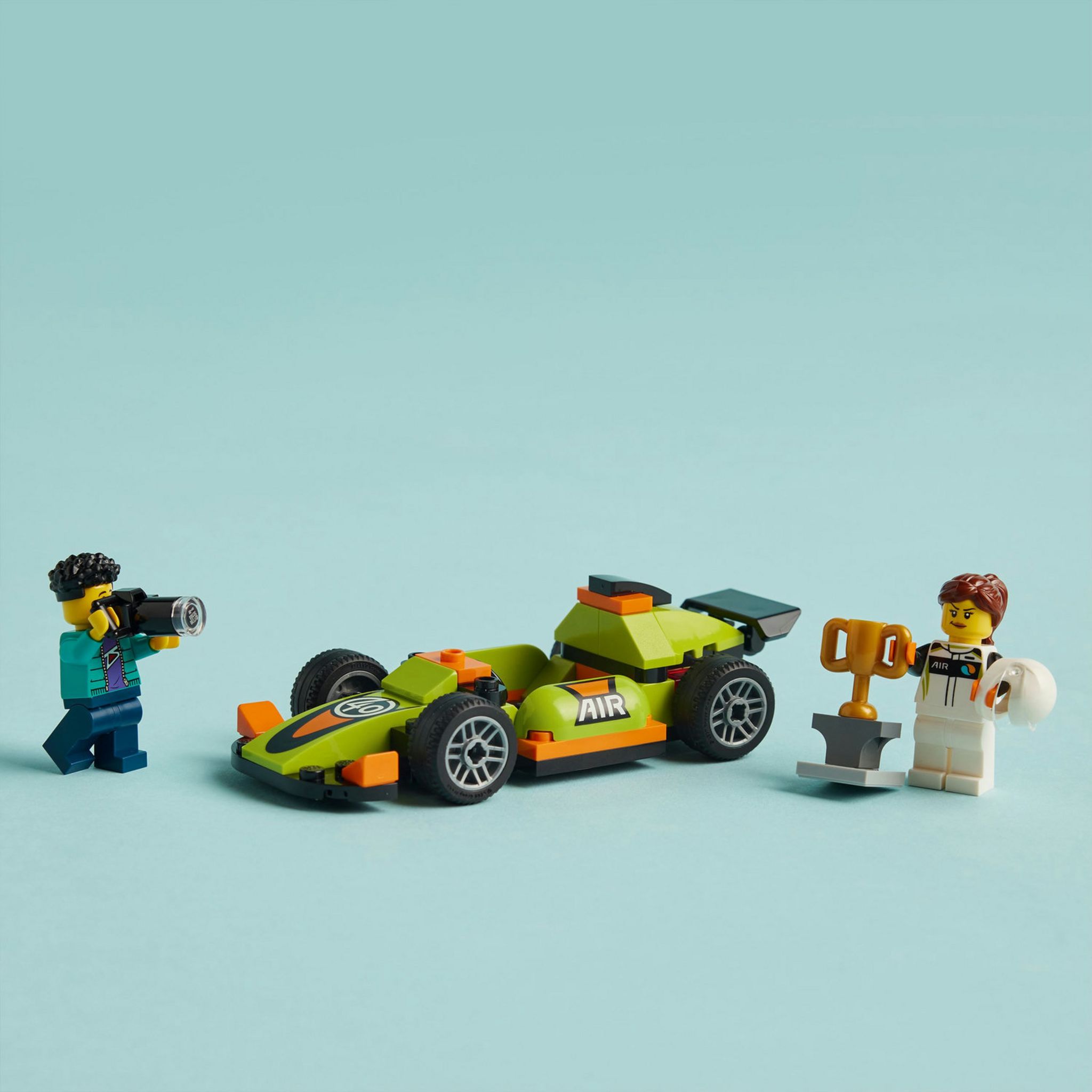Voir la diapositive 6 : LEGO City 60399 La Voiture de Course Verte, Jouet pour Garçons et Filles Dès 4 Ans, avec Photographe et Pilote