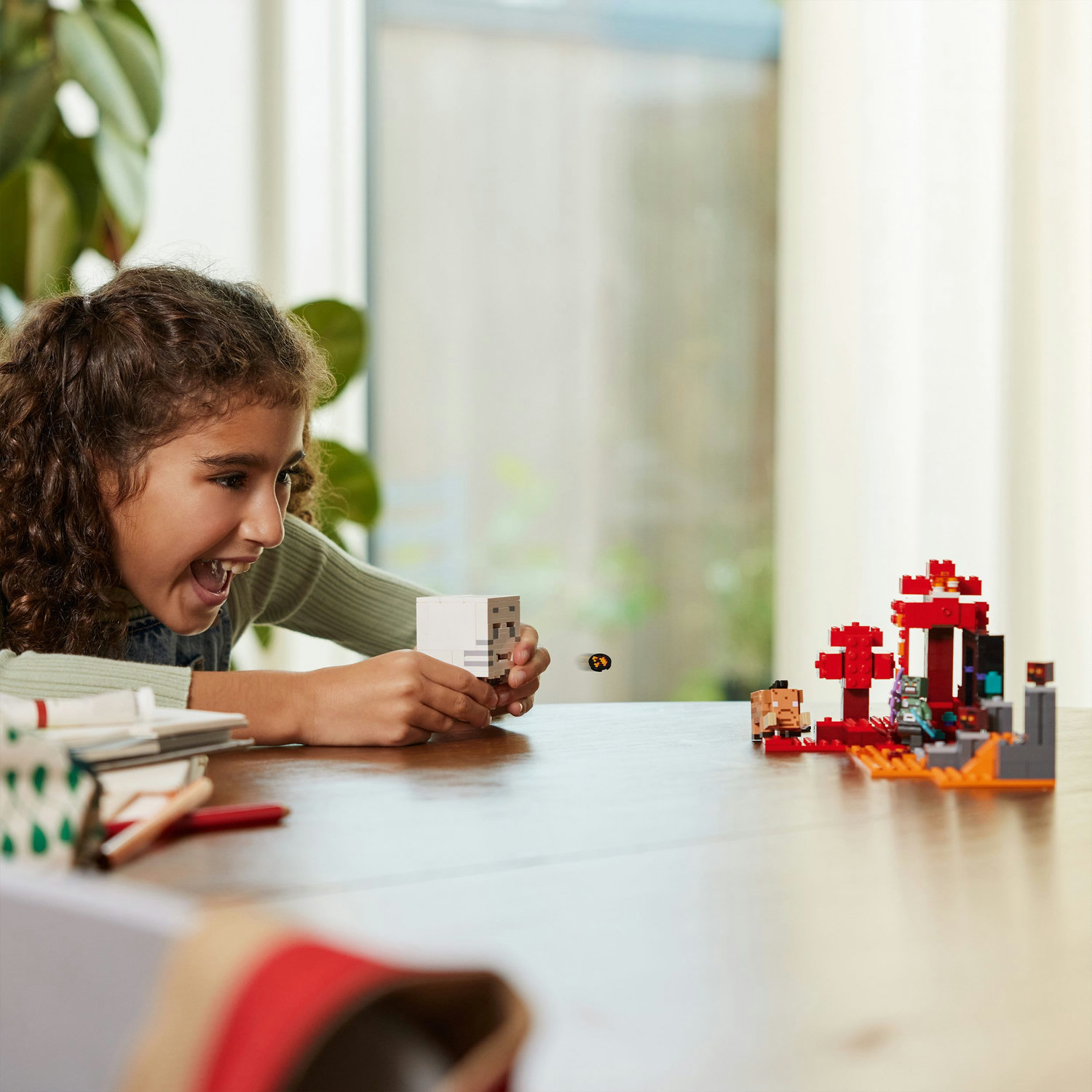 Voir la diapositive 8 : LEGO Minecraft 21255 L'Embuscade au Portail du Nether, Jouet avec Scènes de Bataille et Minifigurines, Figurine Hoglin
