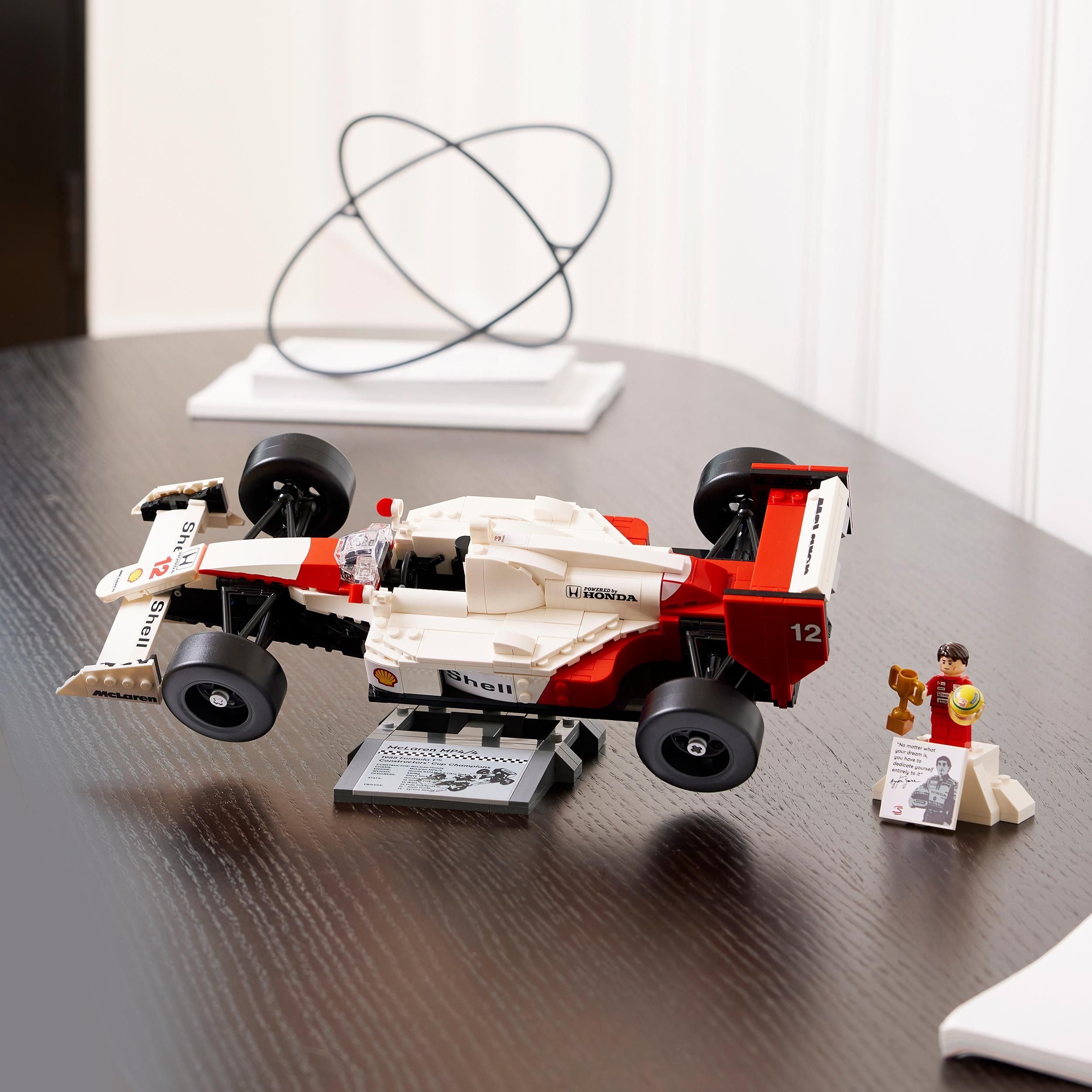 Voir la diapositive 4 : LEGO LEGO Icons 10330 McLaren MP4/4 et Ayrton Senna, Set Modèle Réduit de Voiture pour Adultes