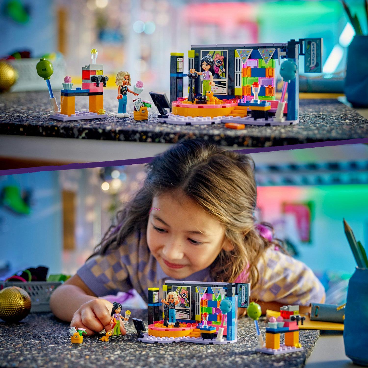 Voir la diapositive 5 : LEGO Friends 42610 Le Karaoké, Jouet Musical avec Poupées et Figurines Liann et Nova et un Gecko