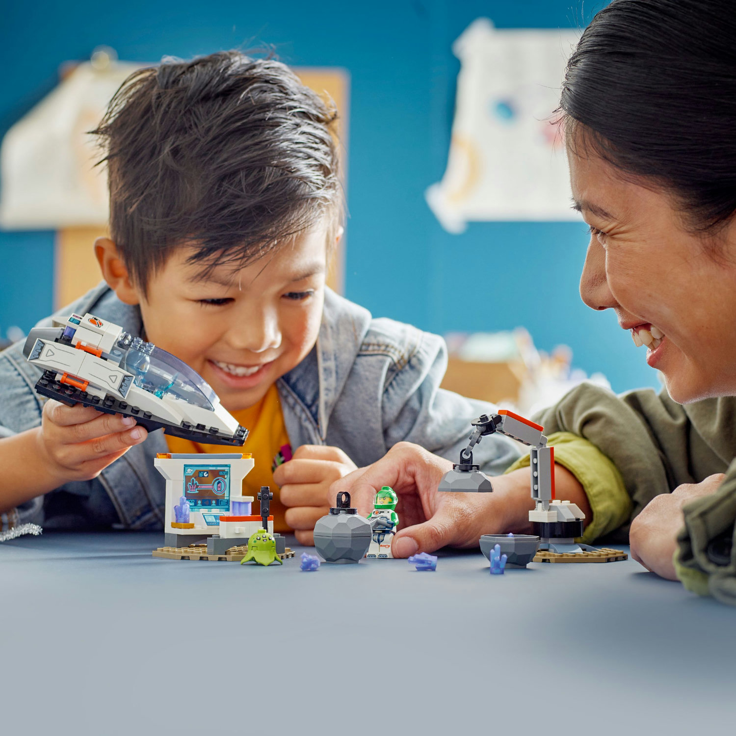 Voir la diapositive 7 : LEGO City 60429 Le Vaisseau et la Découverte de l'Astéroïde, Jouet avec 2 Minifigurines d'Astronautes et Figurine Alien