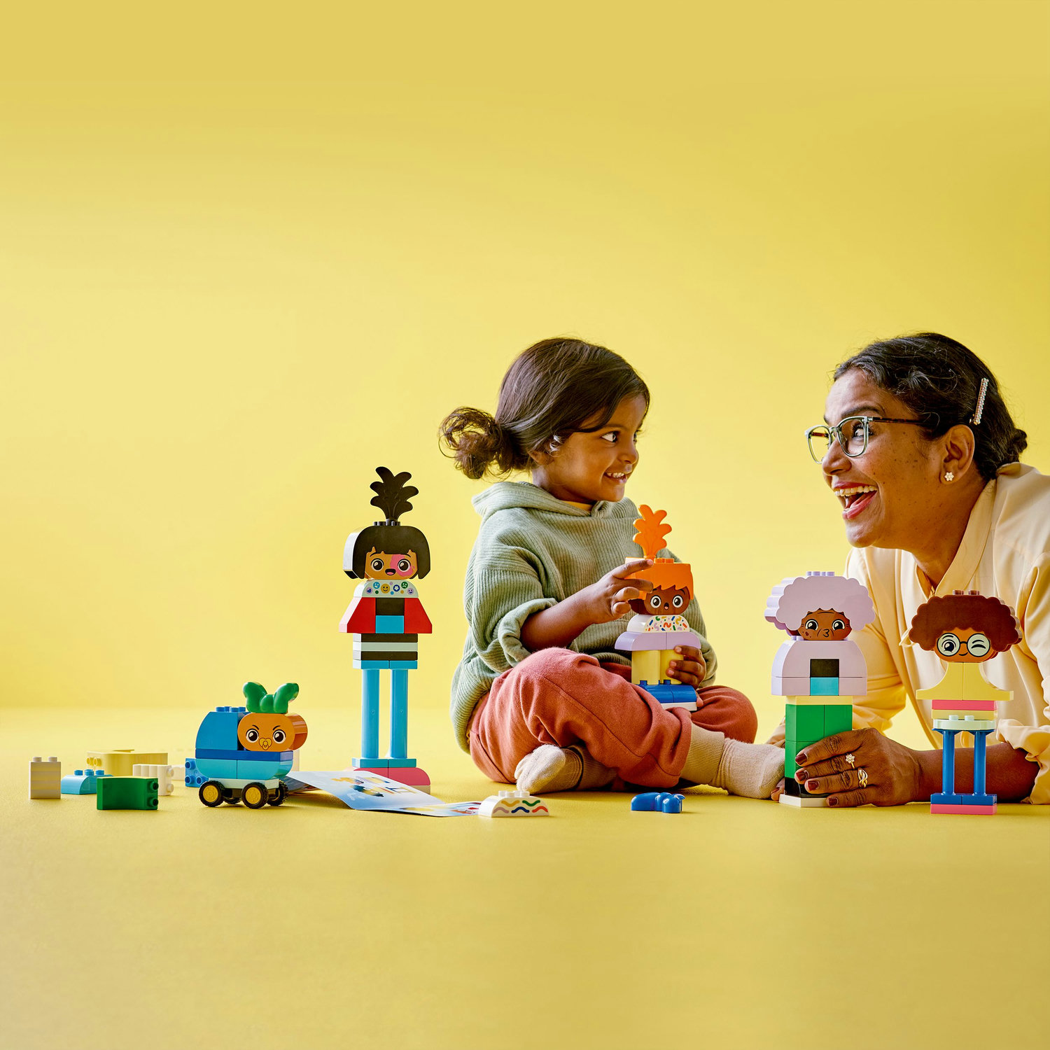 Voir la diapositive 6 : LEGO DUPLO Ma Ville 10423 Personnages à Construire aux Différentes Émotions, Jouet avec 71 Briques avec 5 Personnages