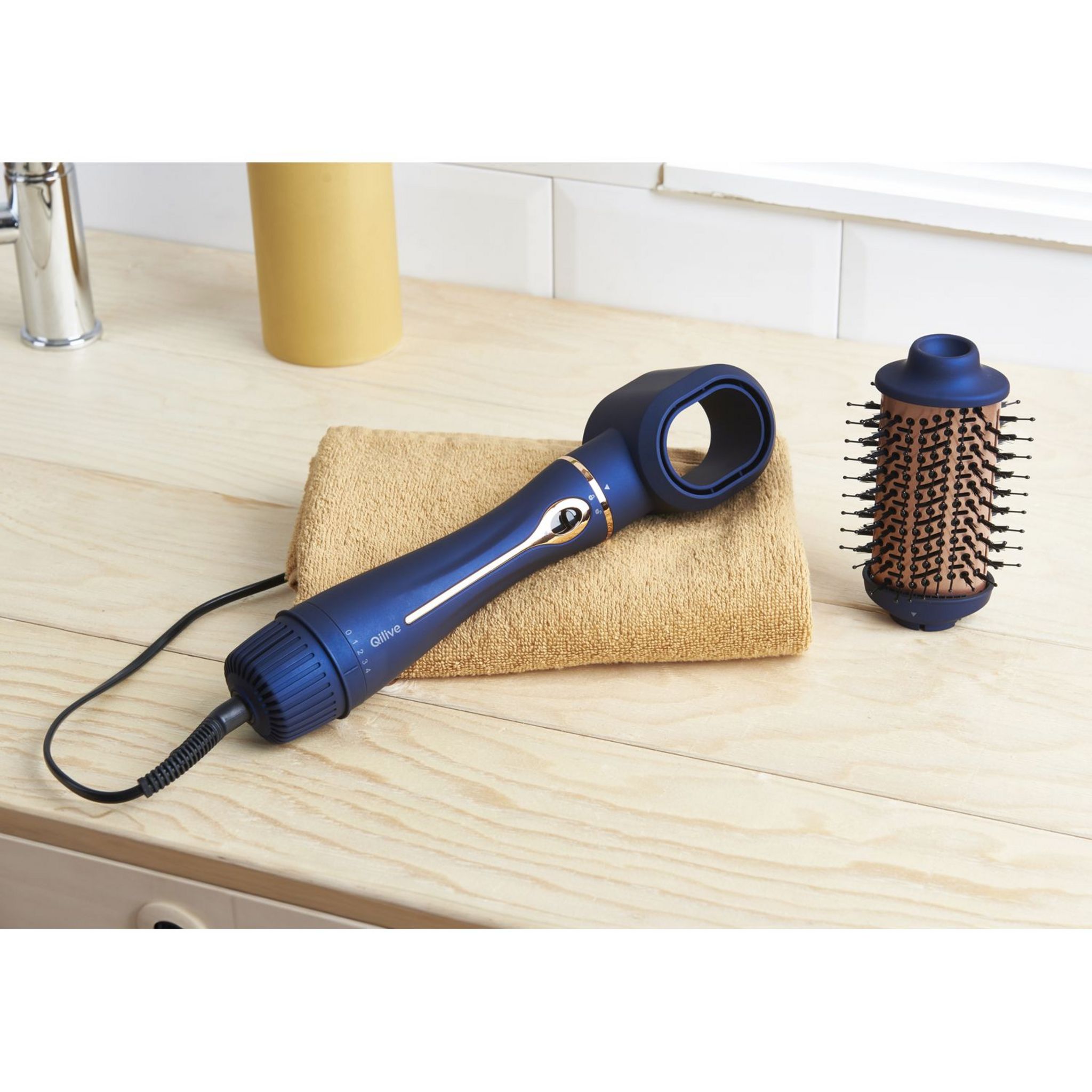 Voir la diapositive 4 : QILIVE Brosse soufflante 2 en 1 Q.5771 - Bleu