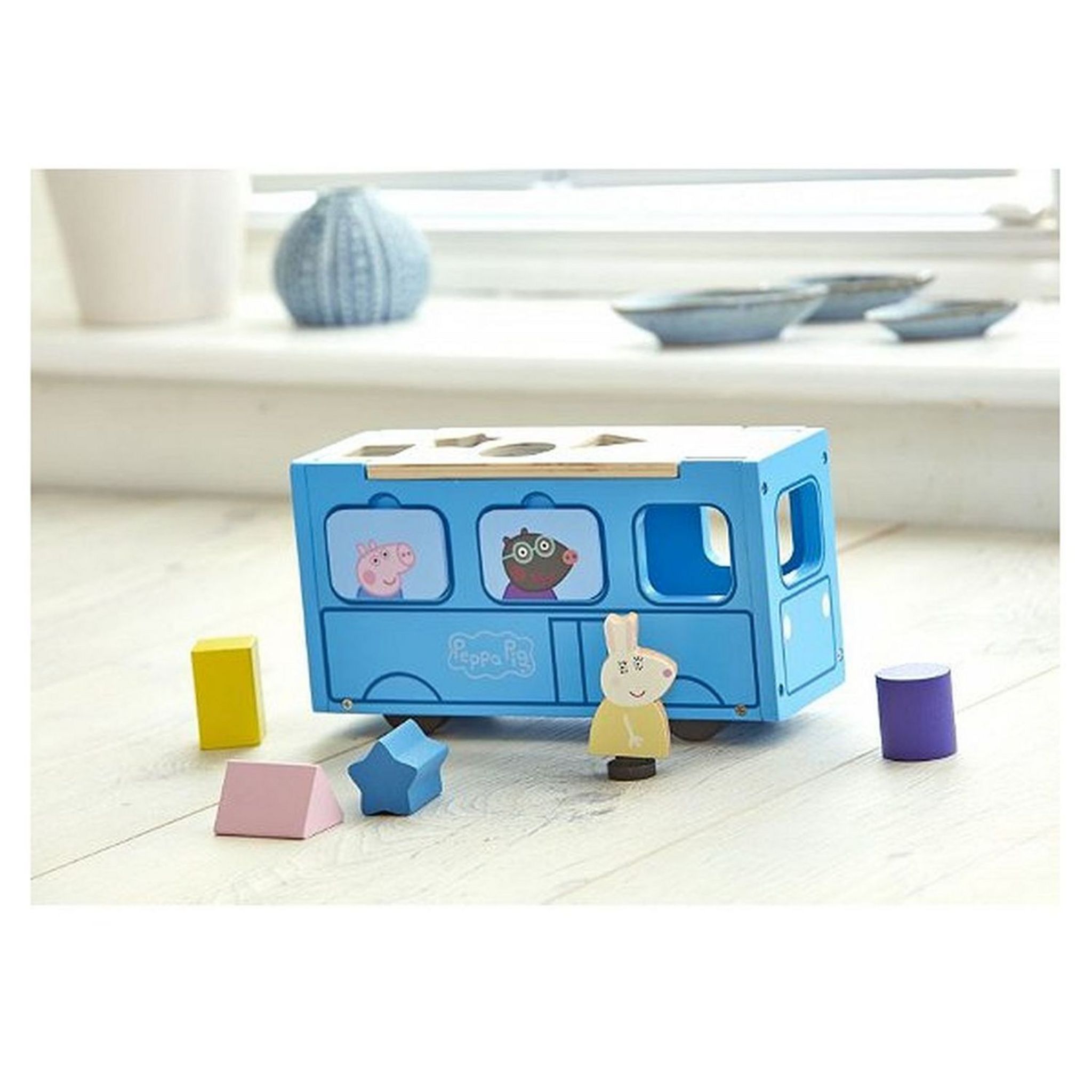 Voir la diapositive 4 : HASBRO Bus d'école Peppa Pig en bois