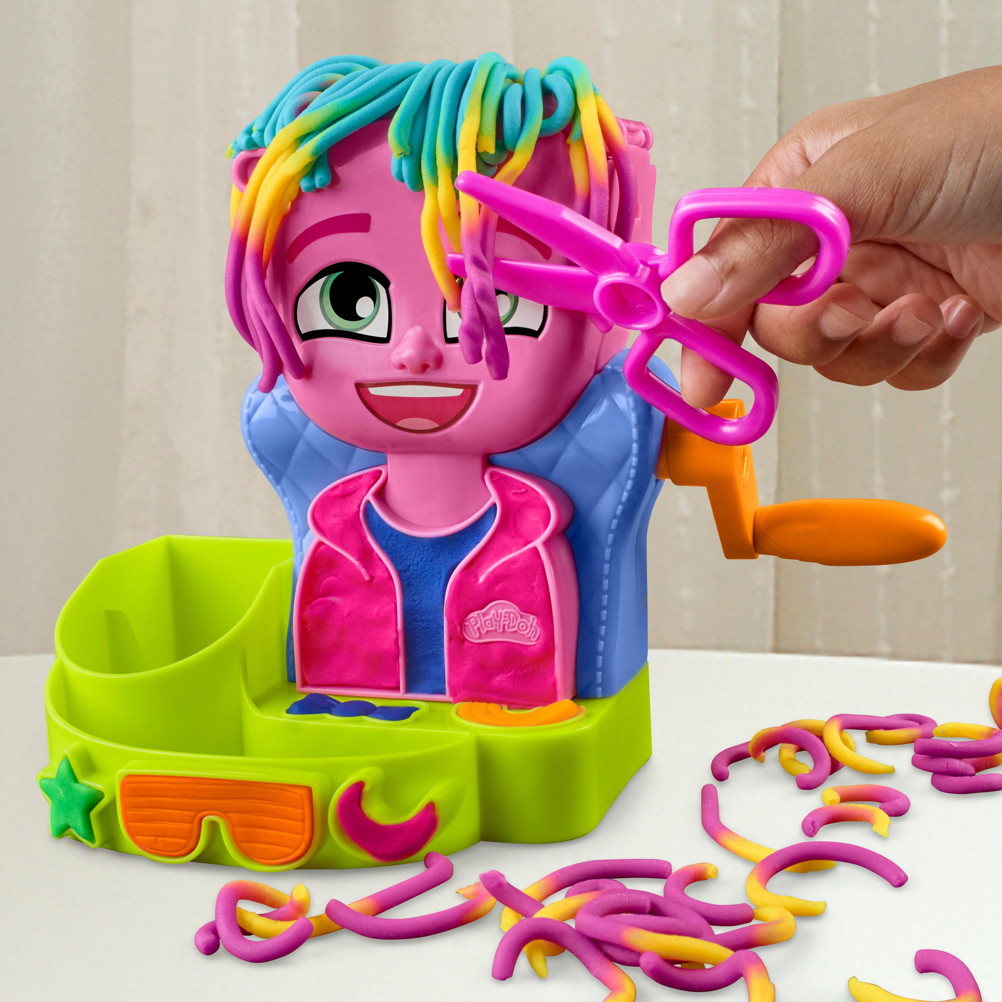 Voir la diapositive 12 : HASBRO Pâte à modeler Salon de coiffure