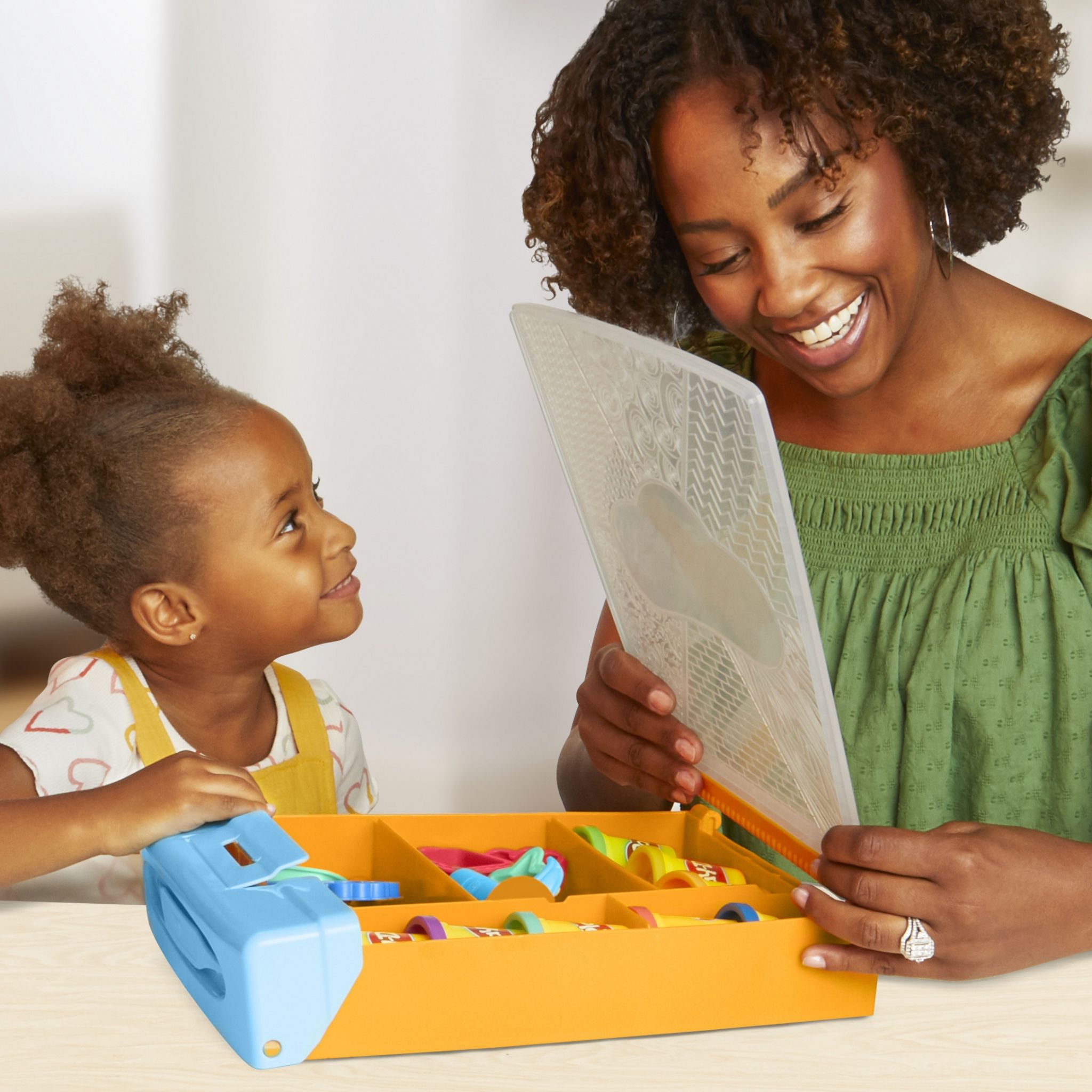 Voir la diapositive 5 : HASBRO Pâte à modeler Super boite accessoires Animaux