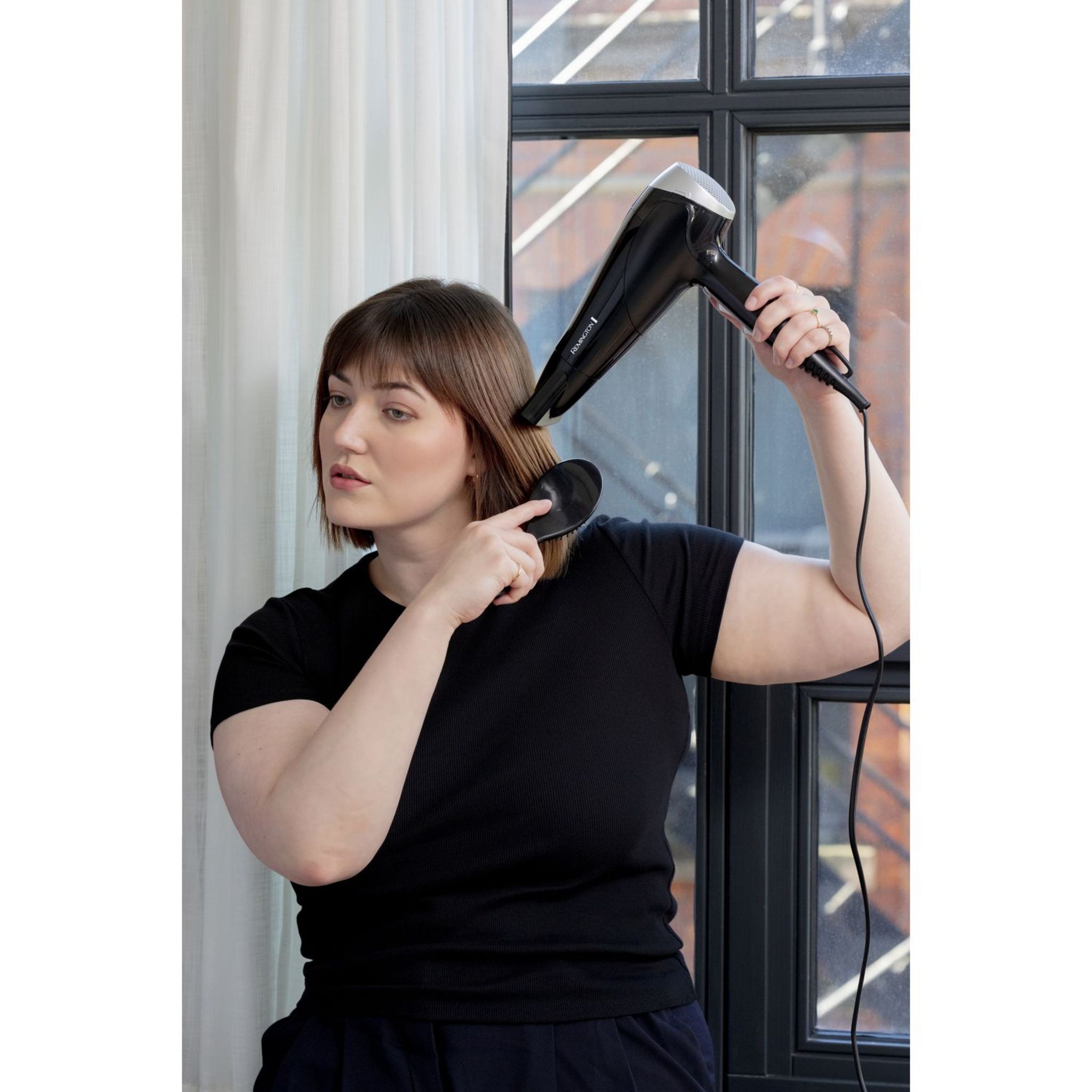 Voir la diapositive 7 : REMINGTON Coffret sèche cheveux D3171GP - Noir