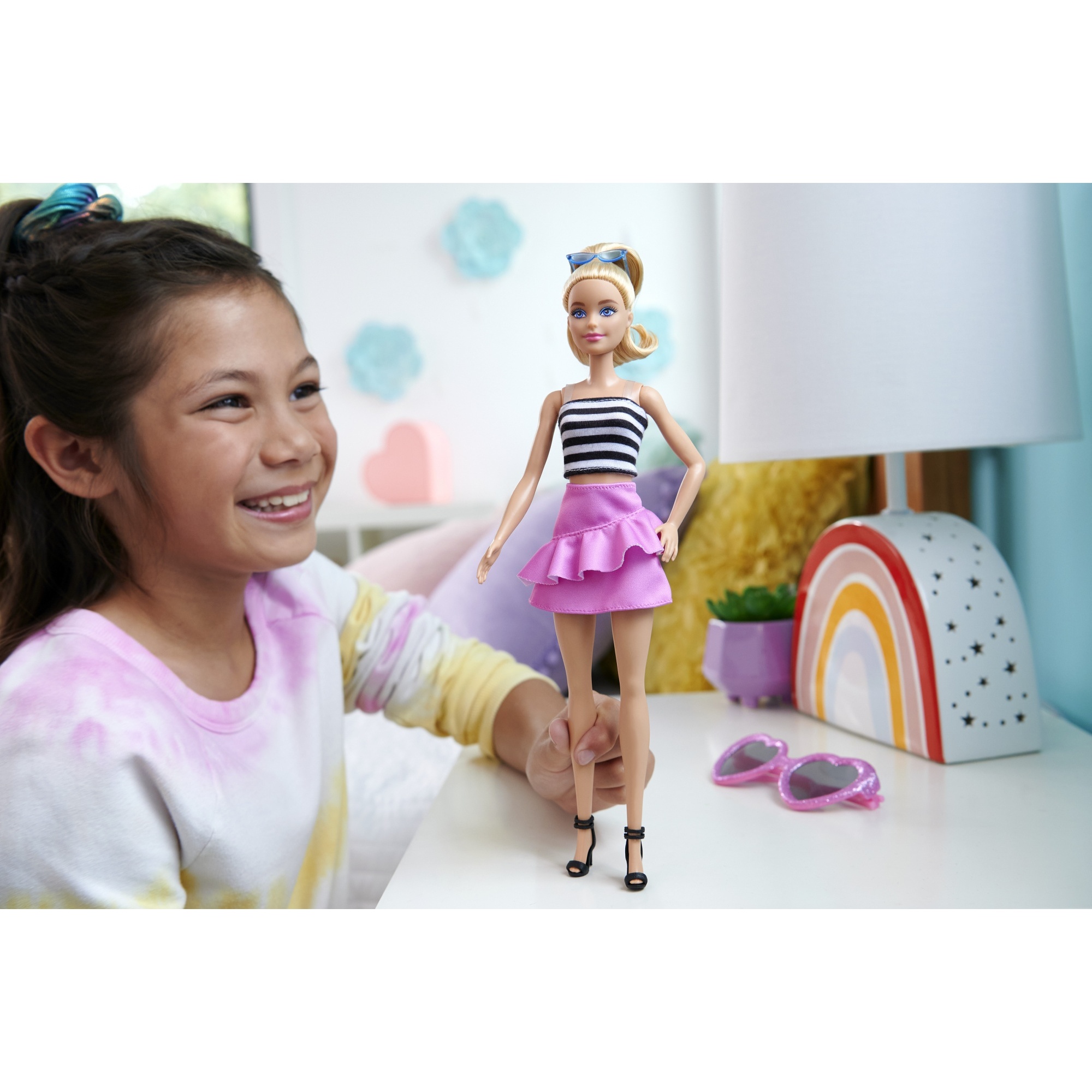 Voir la diapositive 3 : MATTEL Poupée Barbie Fashionista Top Rayé - 65 ans Barbie