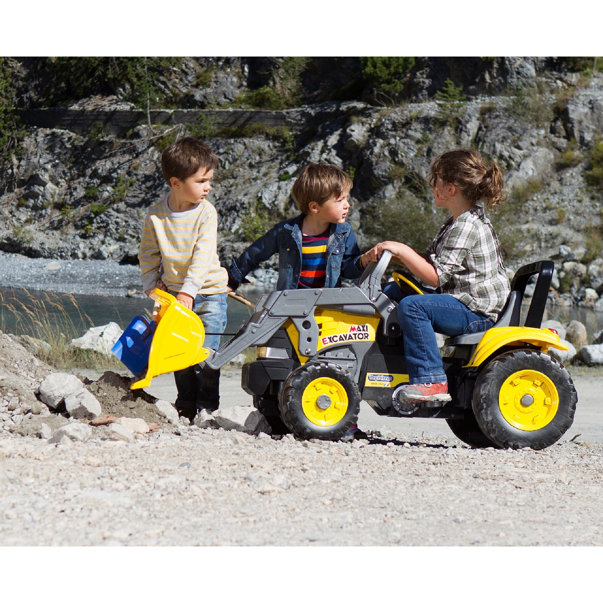 Voir la diapositive 7 : PEG PEREGO Tracteur Maxi Excavator