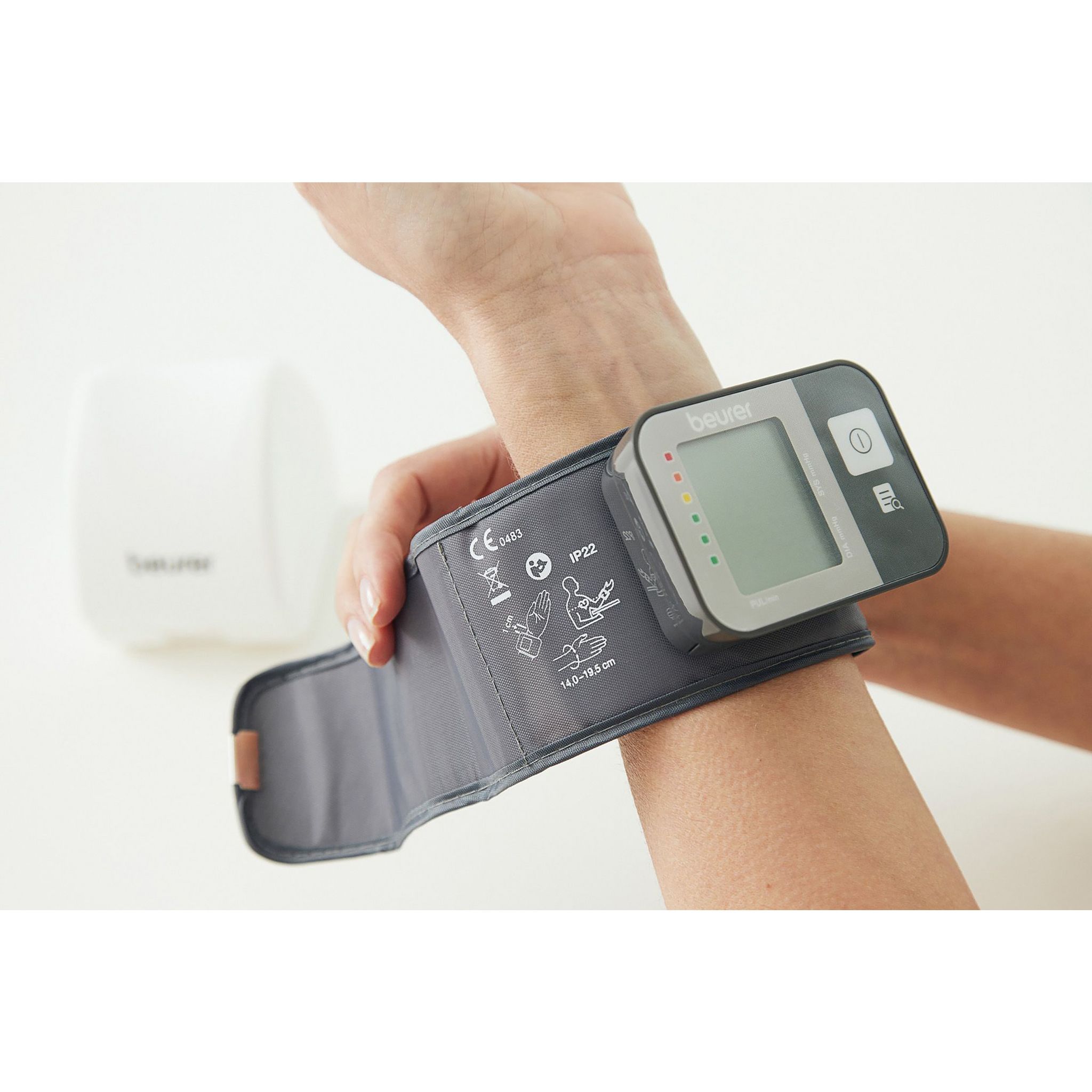 Voir la diapositive 4 : BEURER Tensiomètre au poignet BC 27 - Gris
