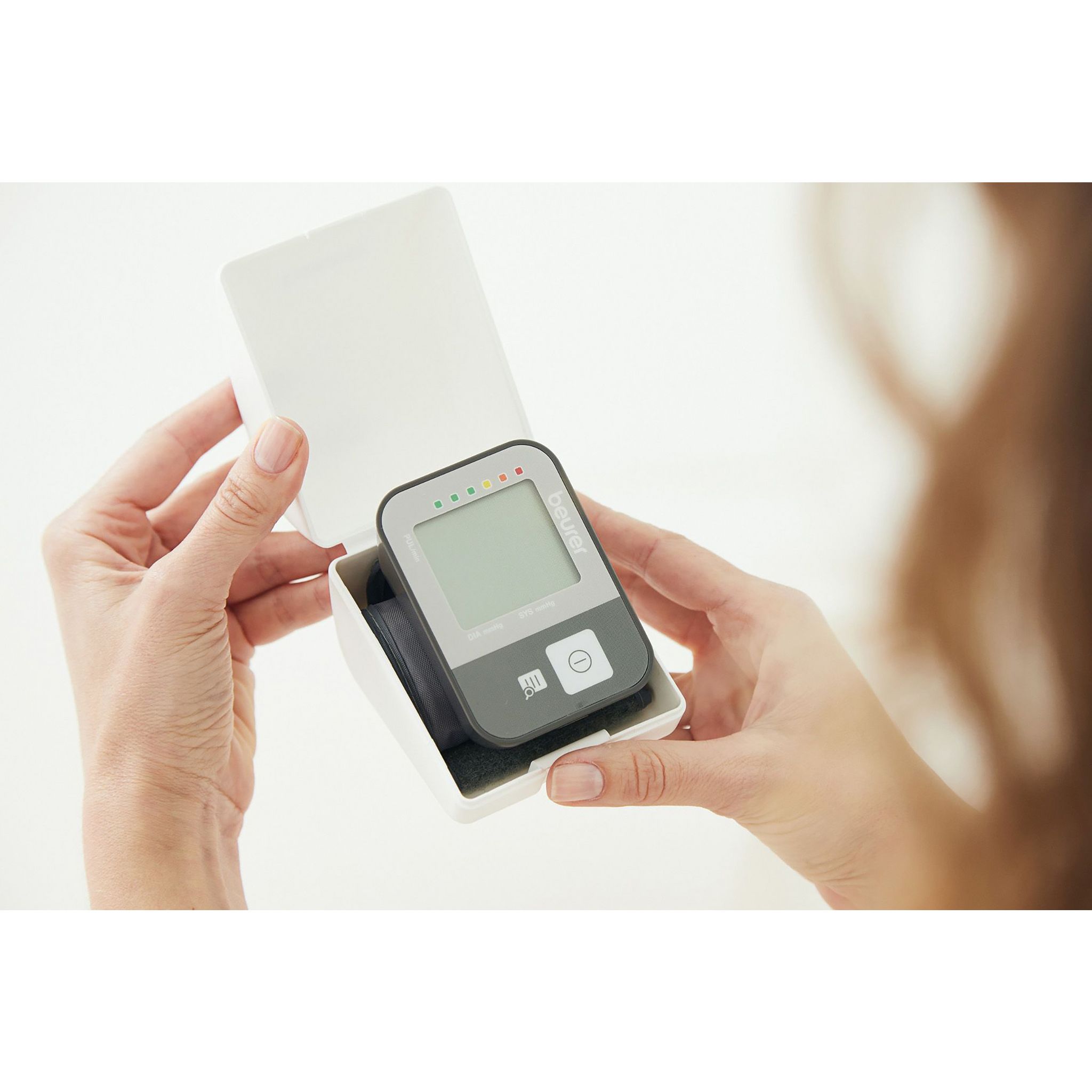 Voir la diapositive 5 : BEURER Tensiomètre au poignet BC 27 - Gris